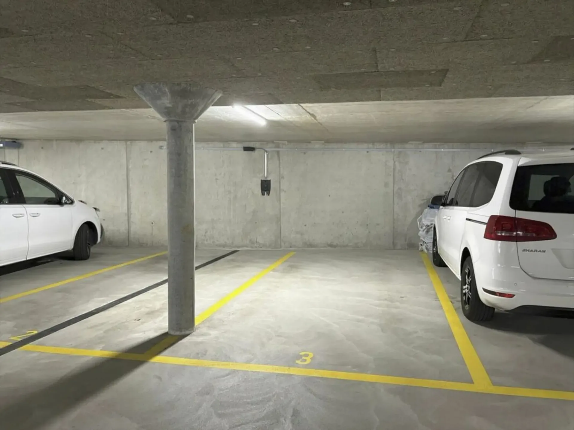Posto auto in garage sotterraneo in affitto