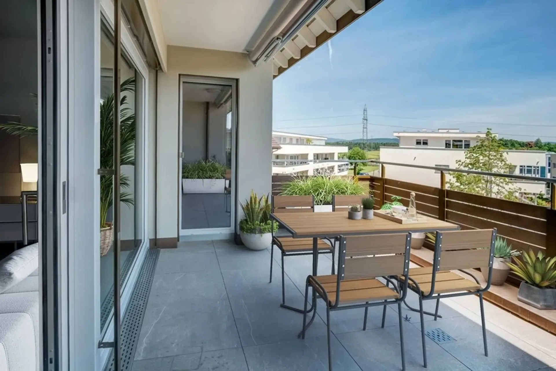WOHLFÜHLOASE MIT GROSSZÜGIGEM BALKON