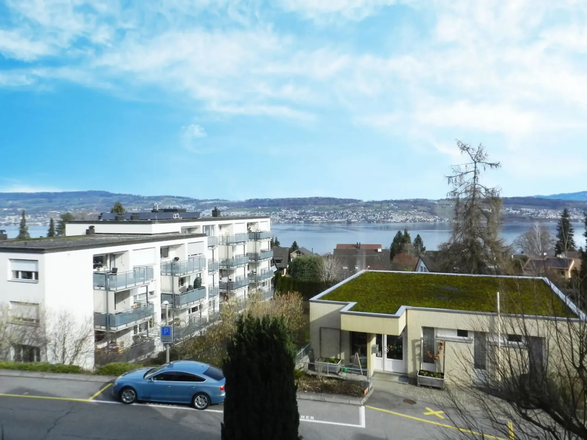 Ankommen und wohlfühlen mit Blick auf den Zürichsee