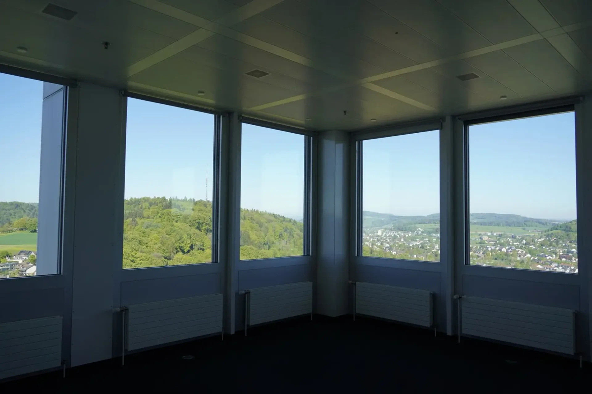 Bureau tout compris au 25e étage pour 1-8 postes de travail – 2 minutes de la gare de Winterthur