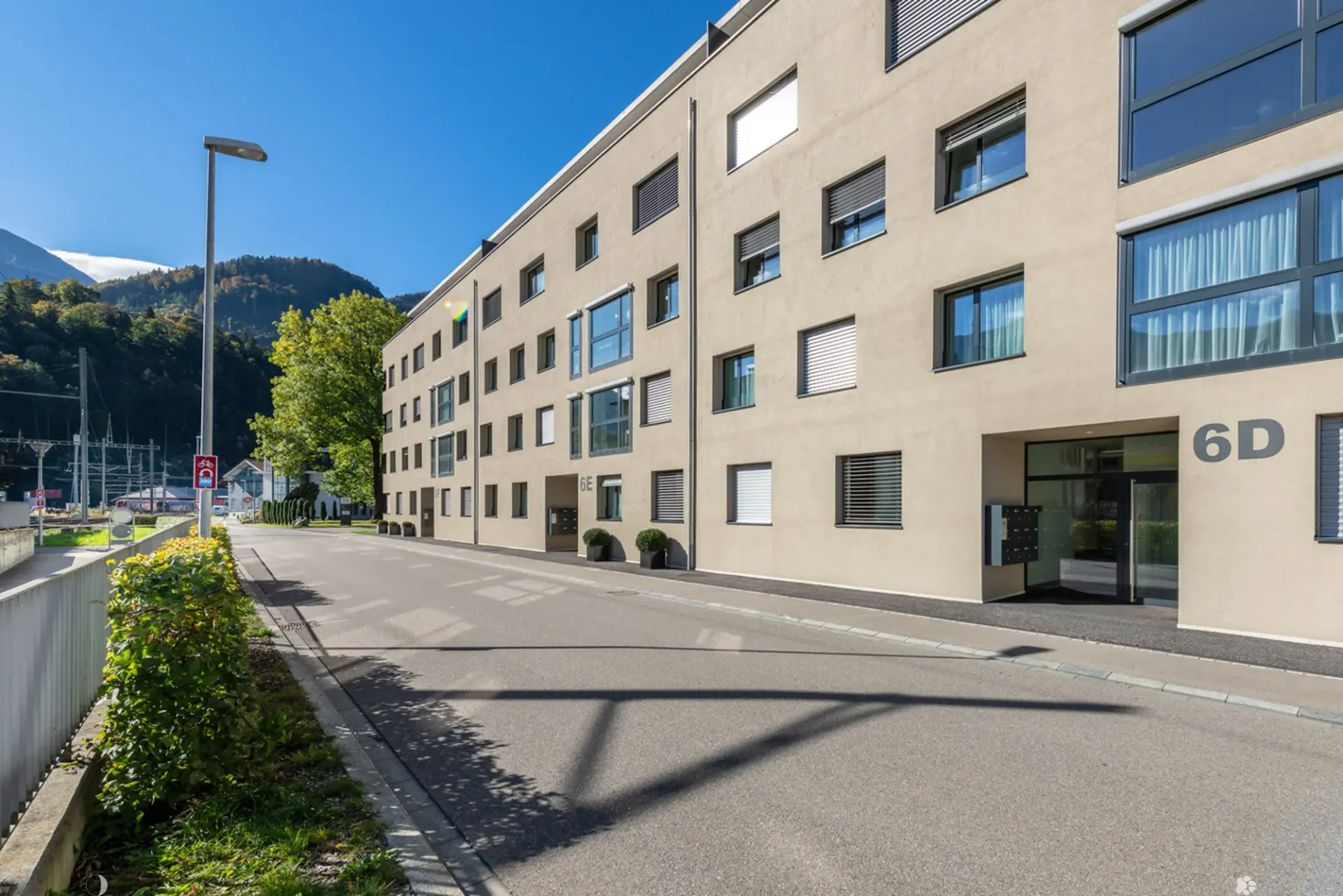 Grosszügige 4 1/2-Zimmerwohnung mit schöner Aussicht