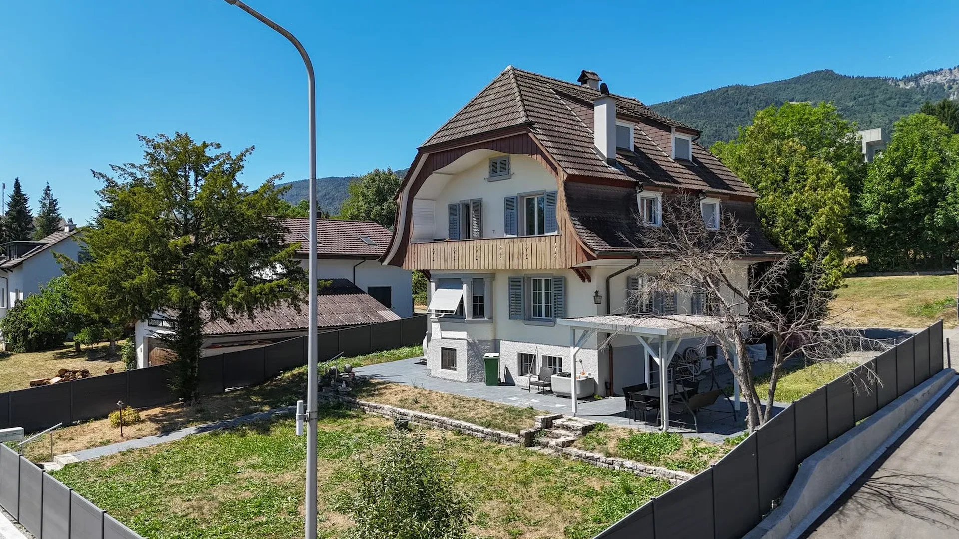 Ein Haus, unzählige Möglichkeiten - Zweifamilienhaus mit Gartenidylle und Ausbaupotenzial