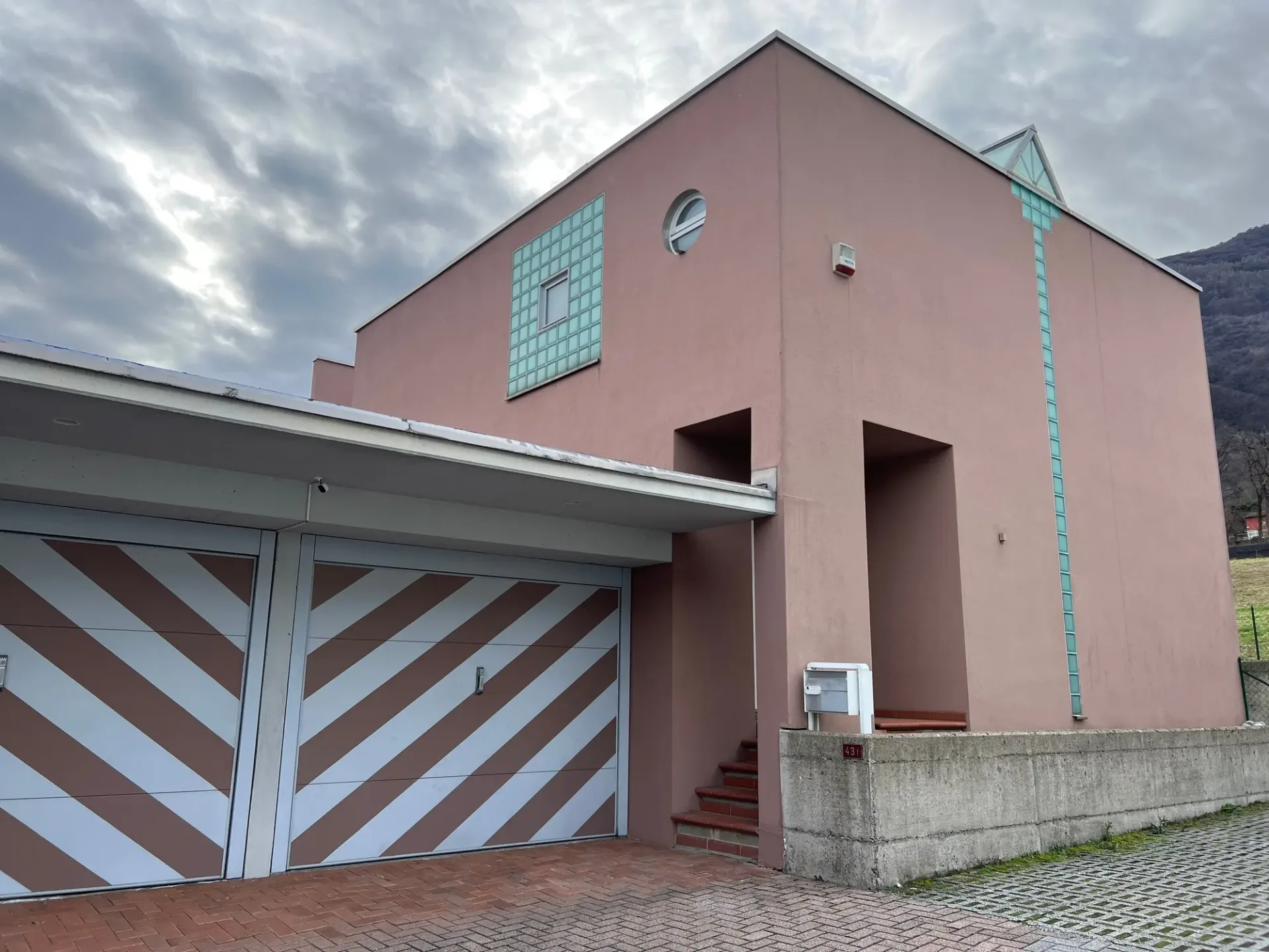 Einfamilienhaus mit 3 Zimmern, Garten und Garage in Bedano