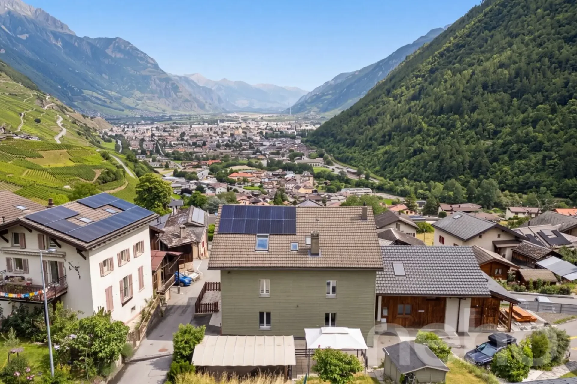 Martigny-Combe: Großes Dorfhaus mit 2 Apartments und Blick