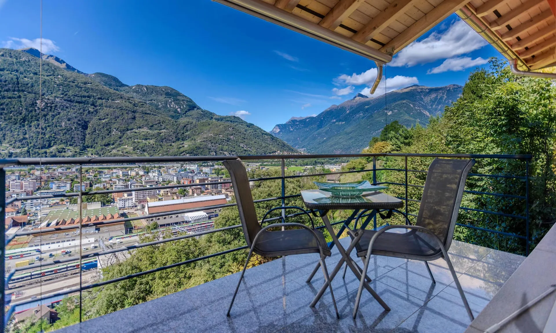 Maison confortable 4.5 pièces dans le vert avec vue sur Bellinzona-Daro