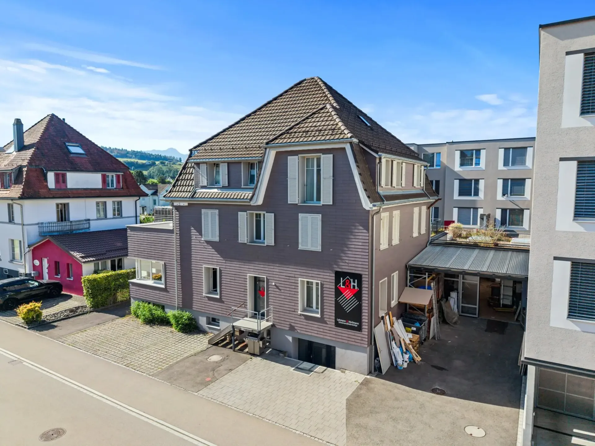 Spacious commercial and office space in Gossau - flexible use