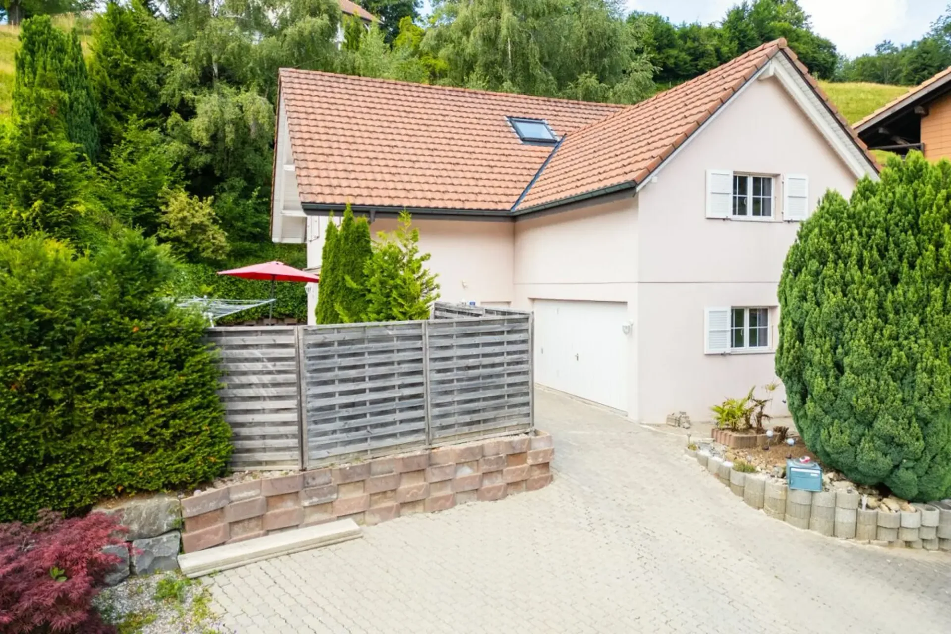 6.5 Zimmer Einfamilienhaus mit grossem Platzangebot in Plasselb