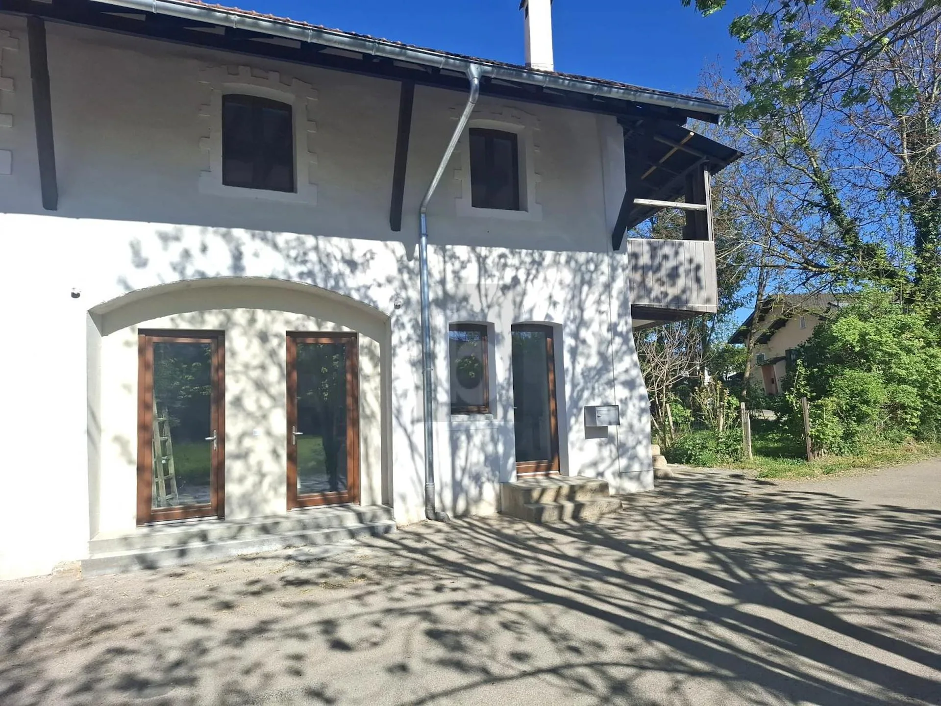 DANS LE JURA, COSY, MODERNE