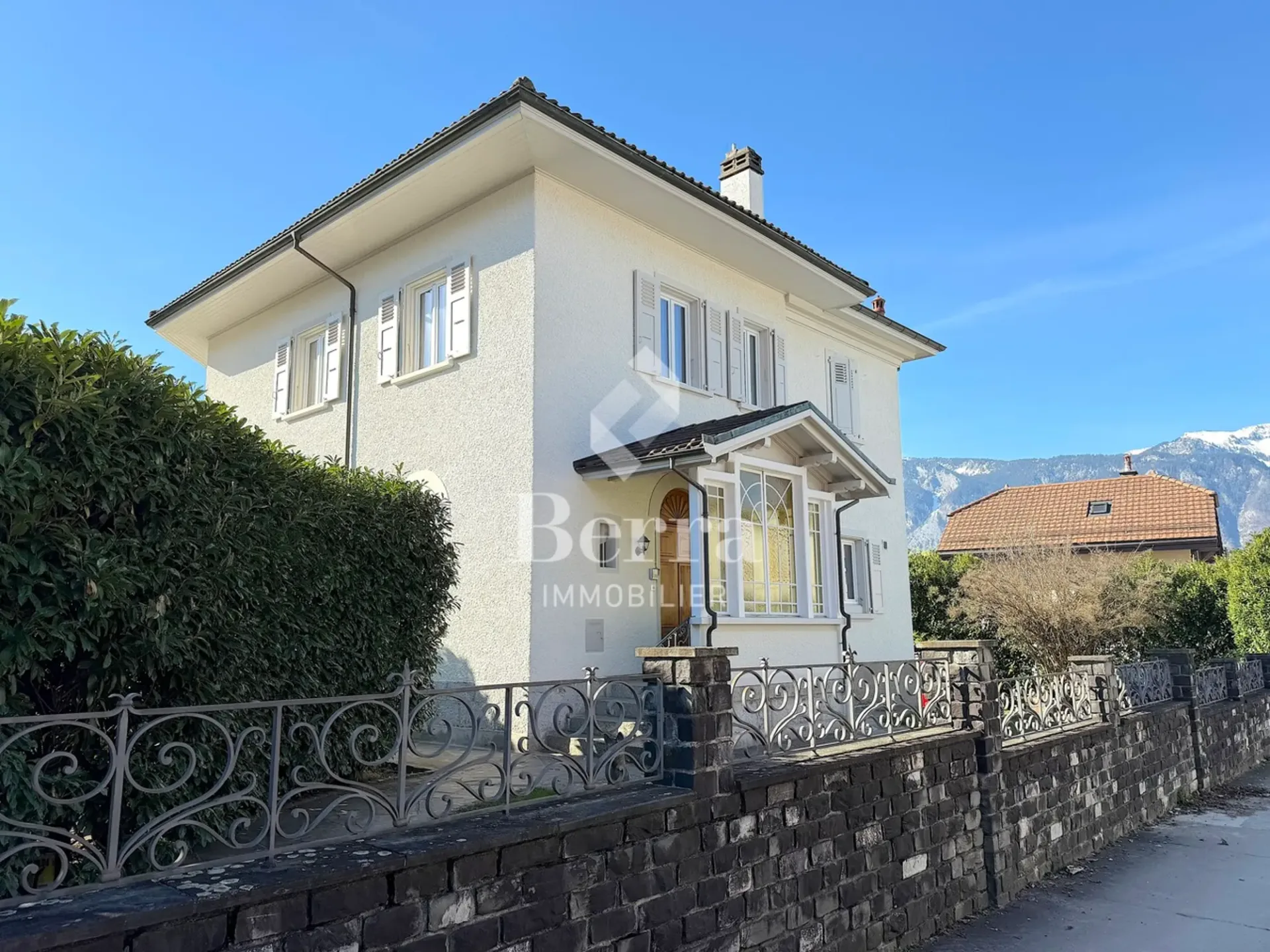 Immeuble rénové de 3 appartements - potentiel de développement
