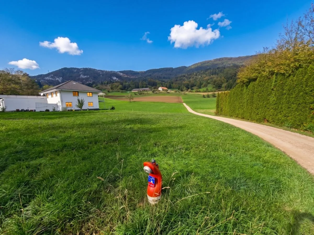 Spacious building land with a view