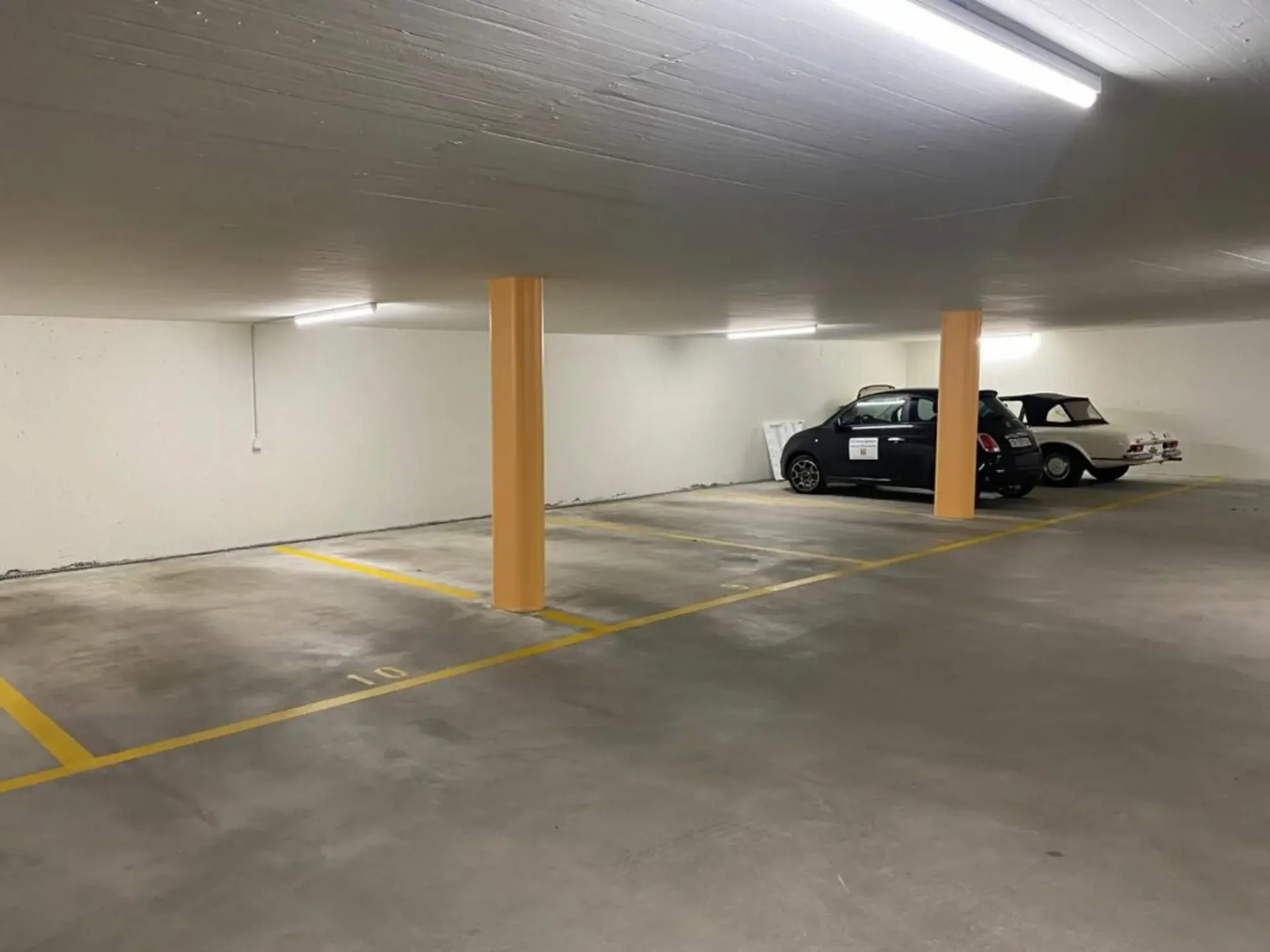 Einstellplatz & Motorradabstellplatz zu vermieten