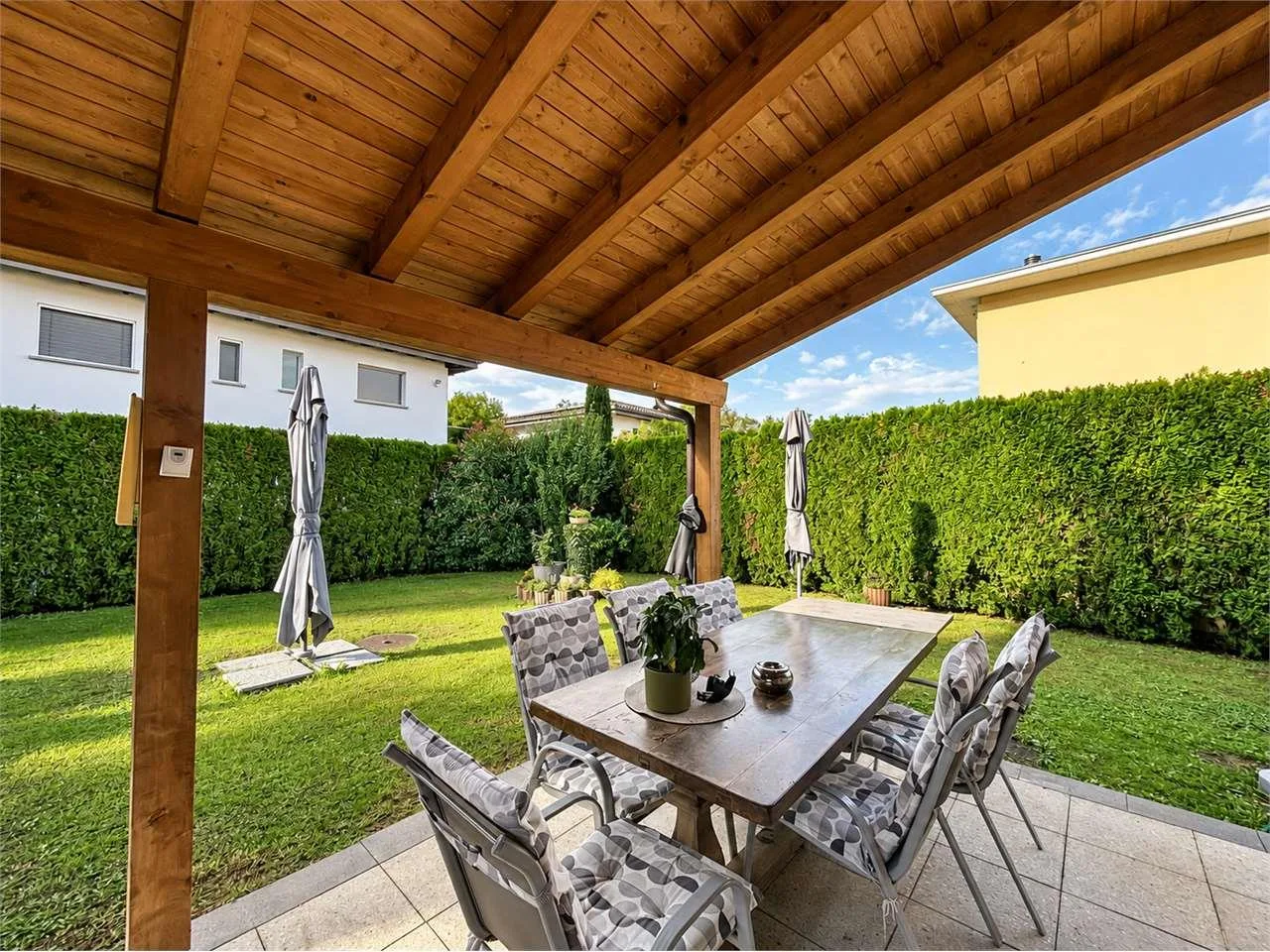 Single Villa with Garden in Montagnola