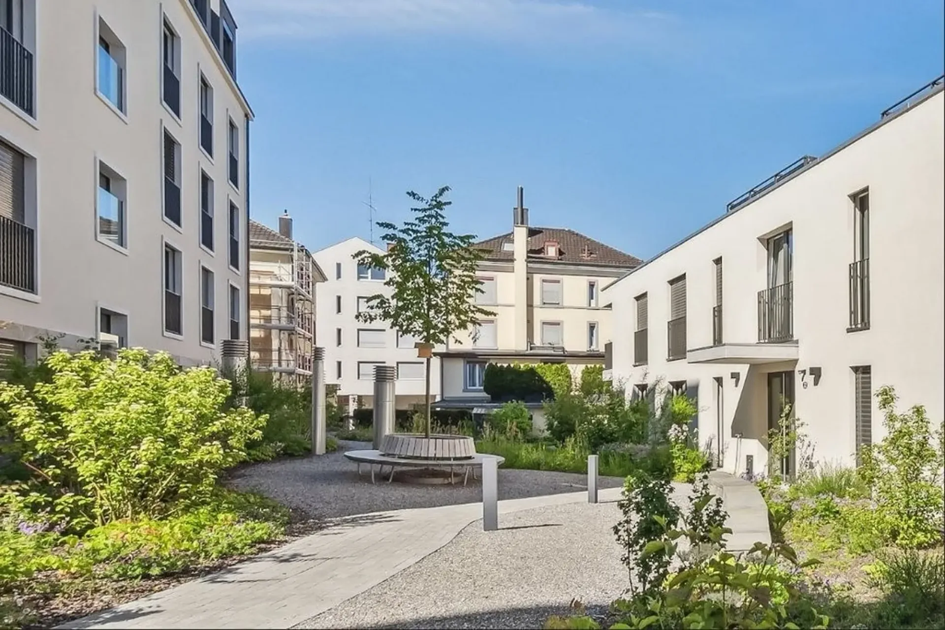 1 Zimmer-Studio mit eigenem Sitzplatz nahe Zentrum