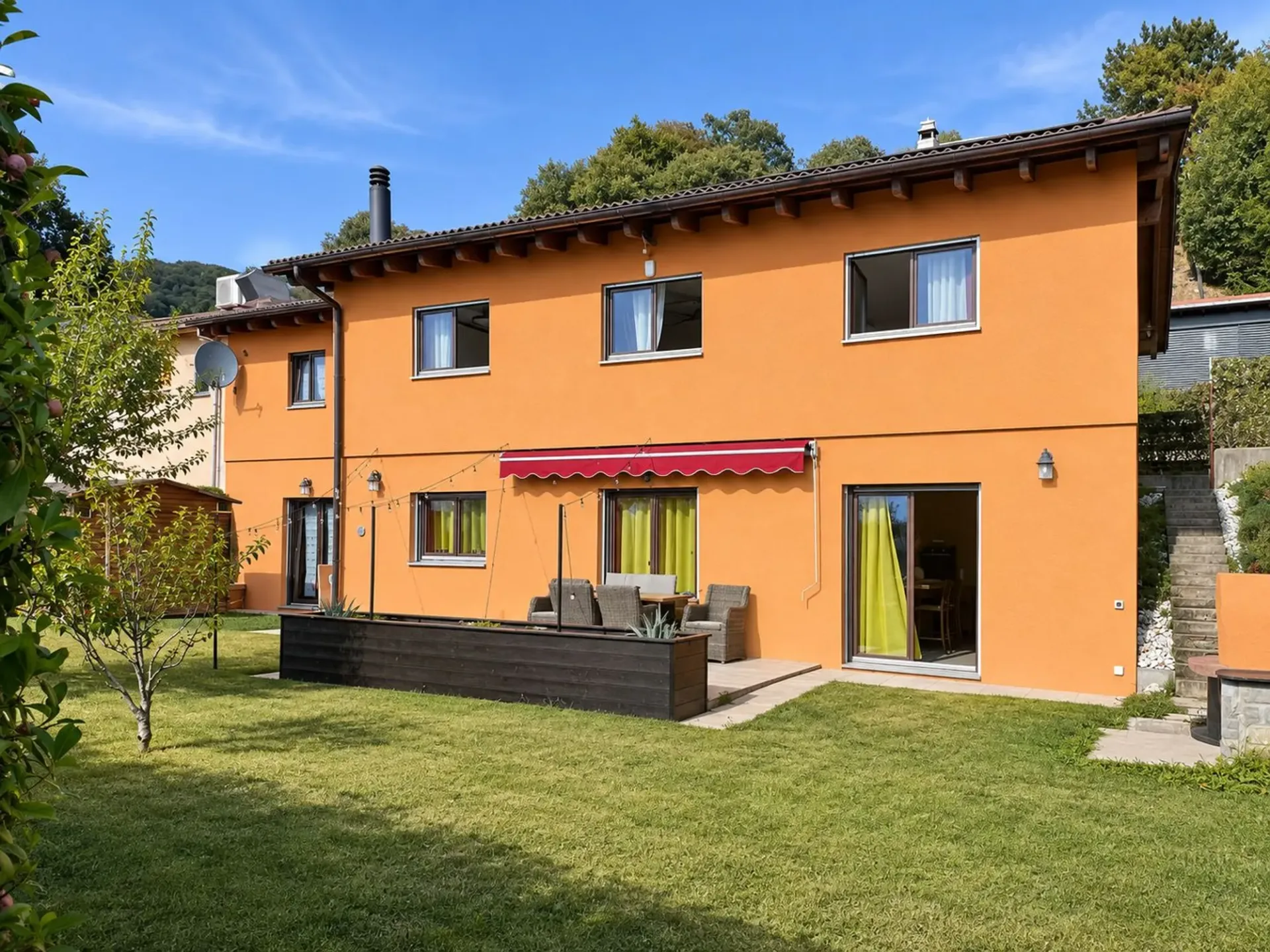 Einfamilienhaus mit Garten und Panoramablick