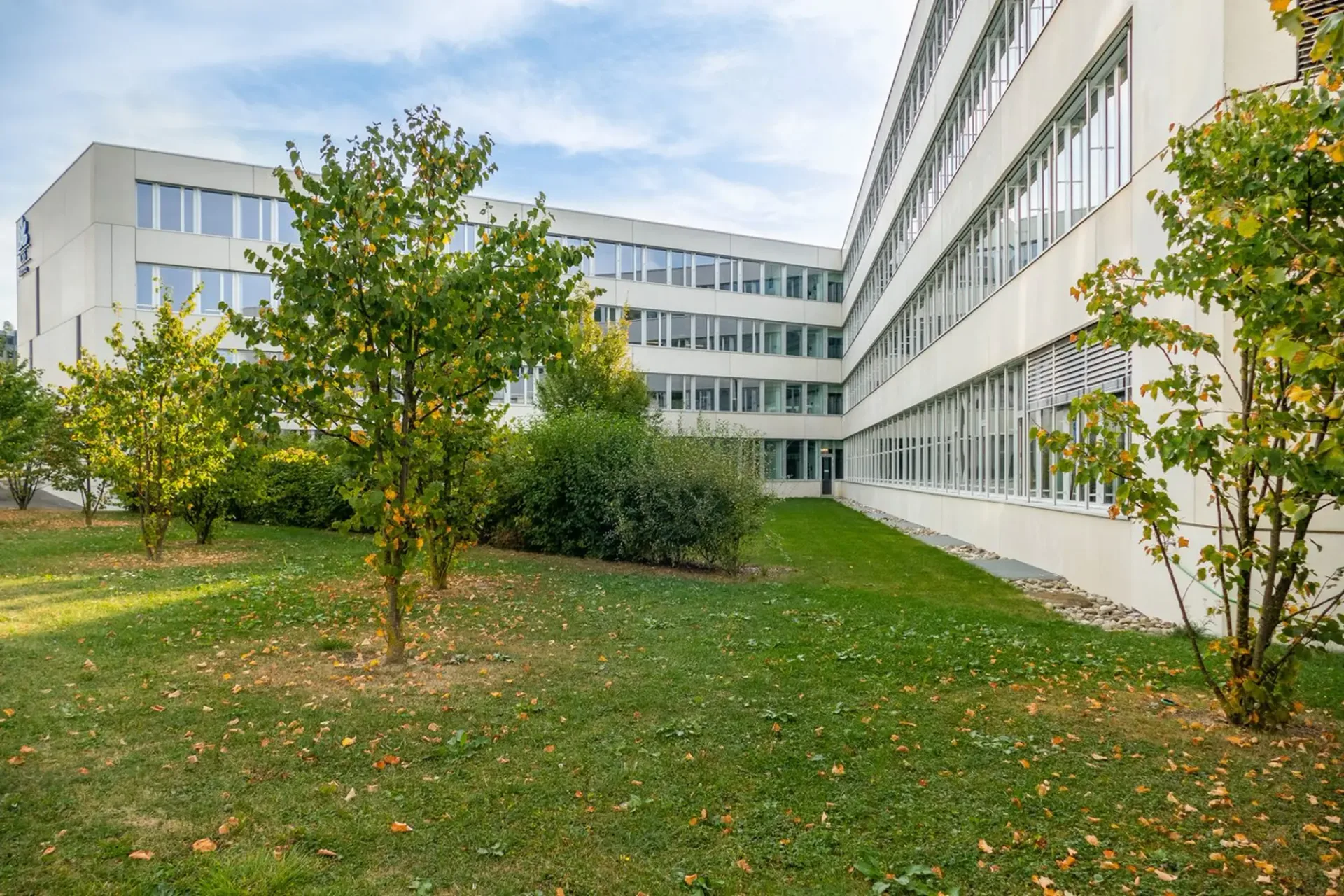 427 m2 - Prächtige Büroflächen neben Biopôle