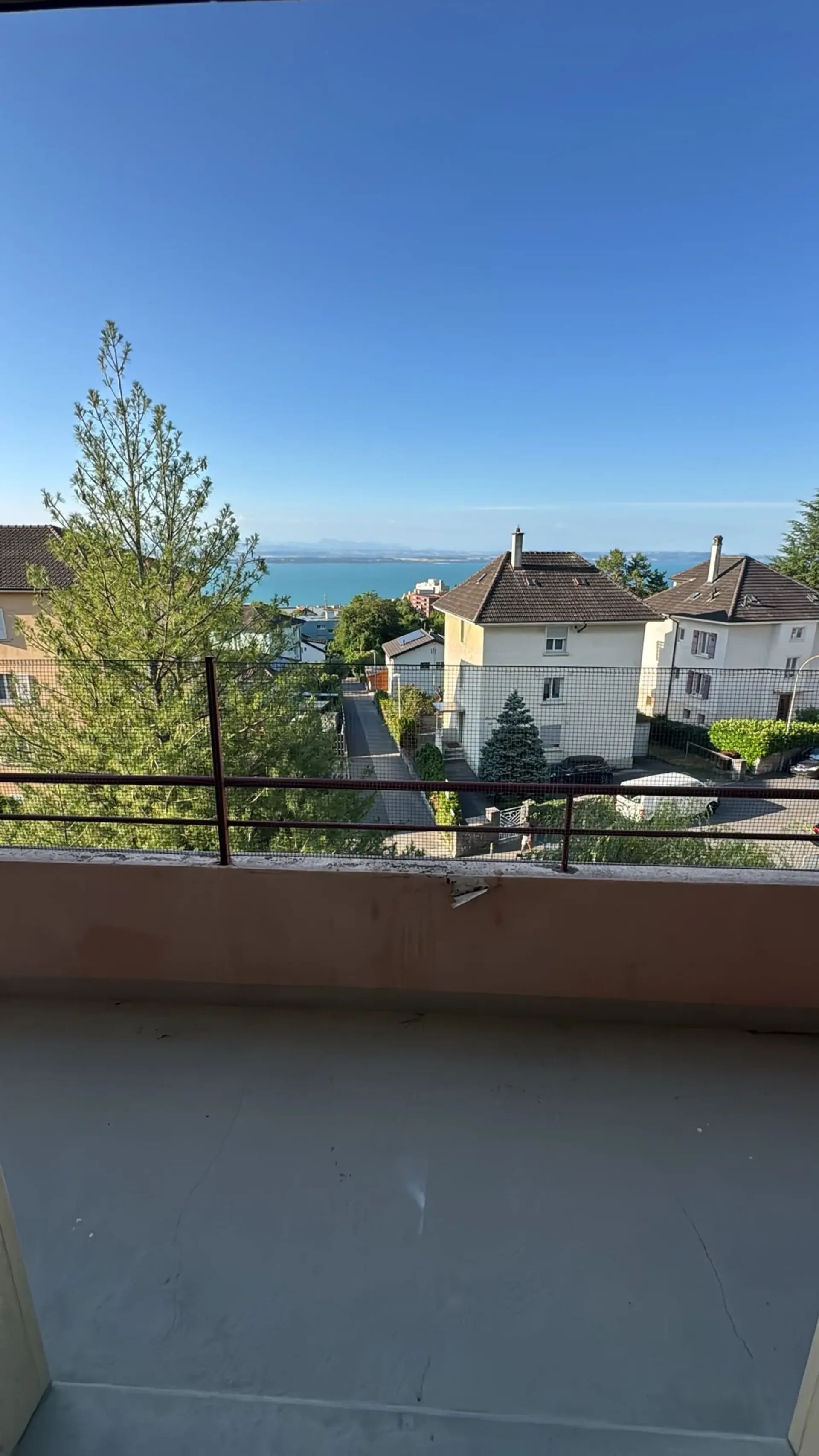 Schönes 3,5-Zimmer-Apartment im 4. Stock mit Balkon und Aussicht