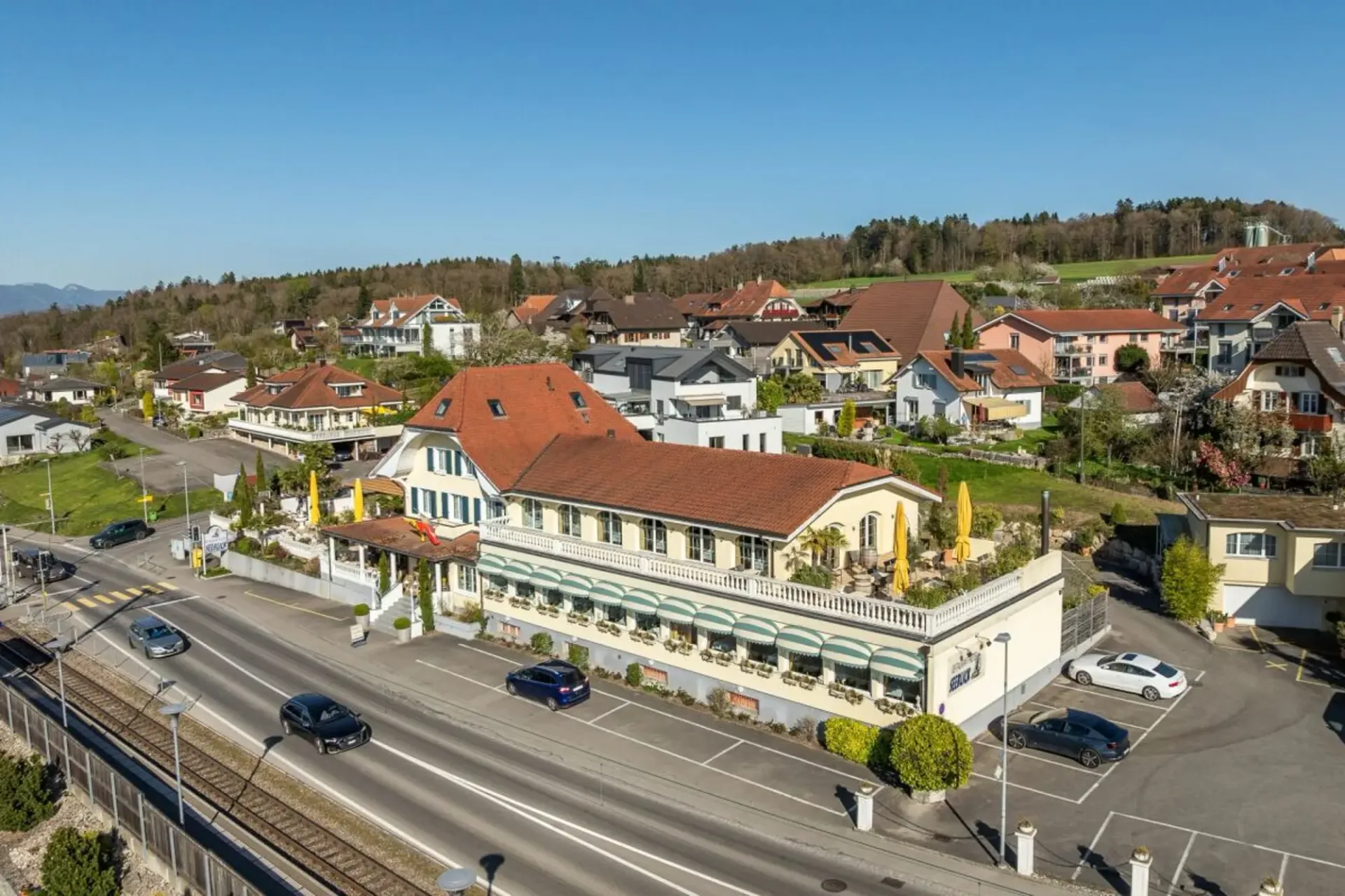 Hotel Restaurant Seeblick & Hotel Pavillon - Ein einzigartiges Immobilienensemble am Bielersee