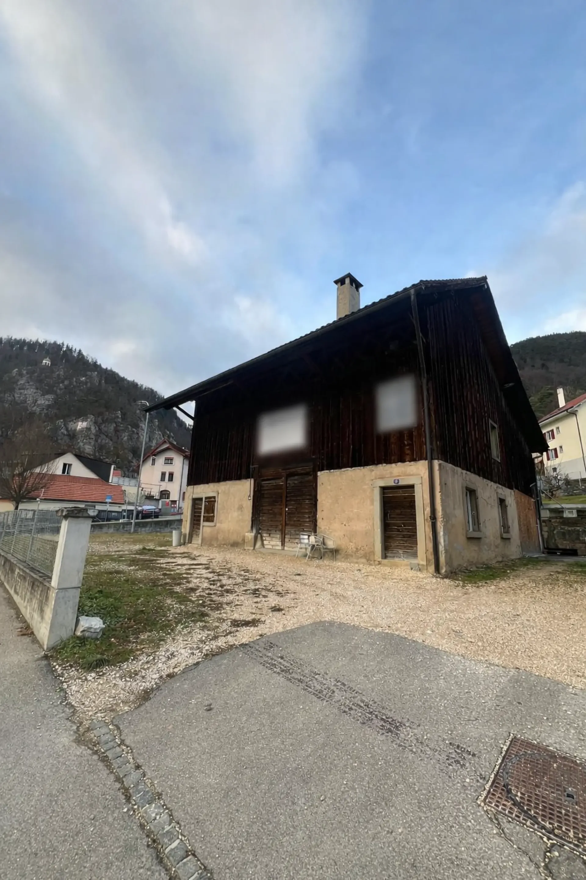 Alte Scheune zur Renovierung – Investitionsmöglichkeit in Moutier (Zone HA3pc)