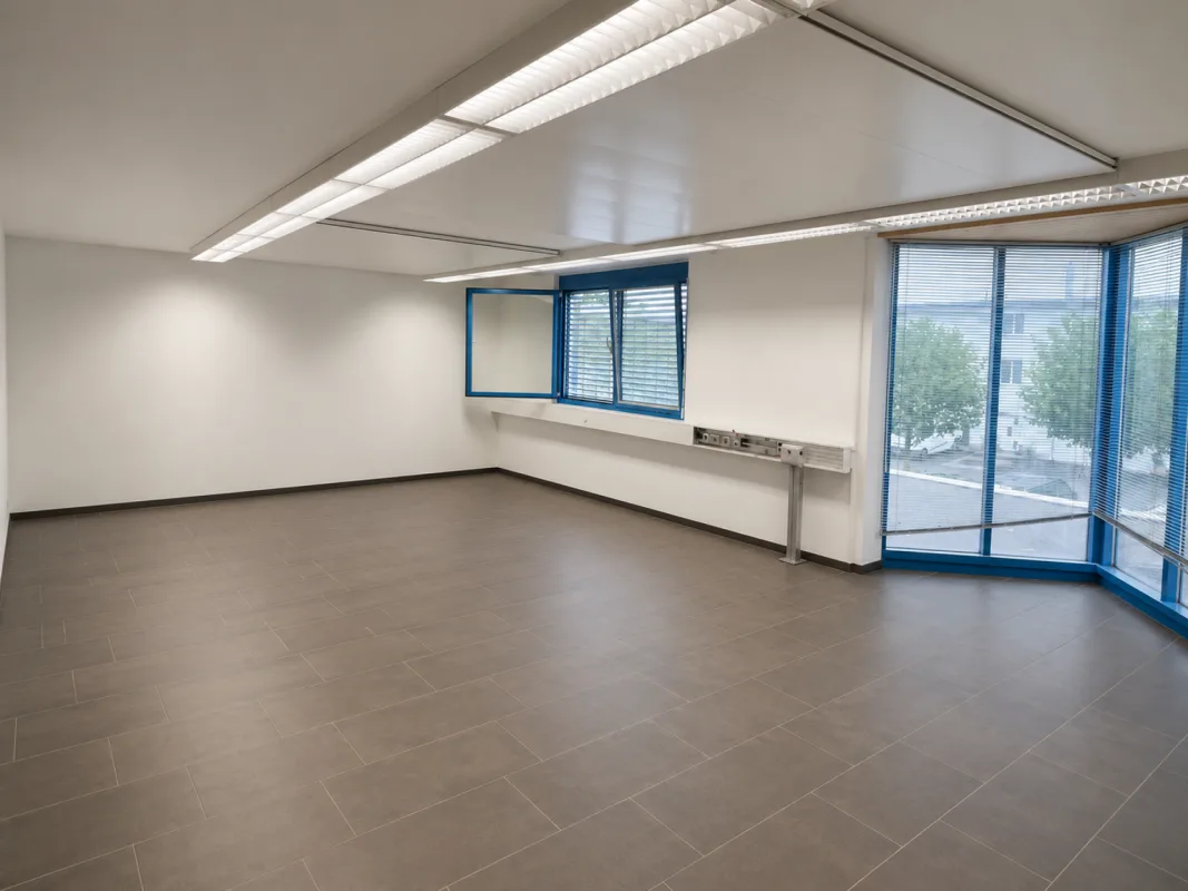 48 m2 Büro-/Praxisraum (mit Du/WC) vielseitig nutzbar