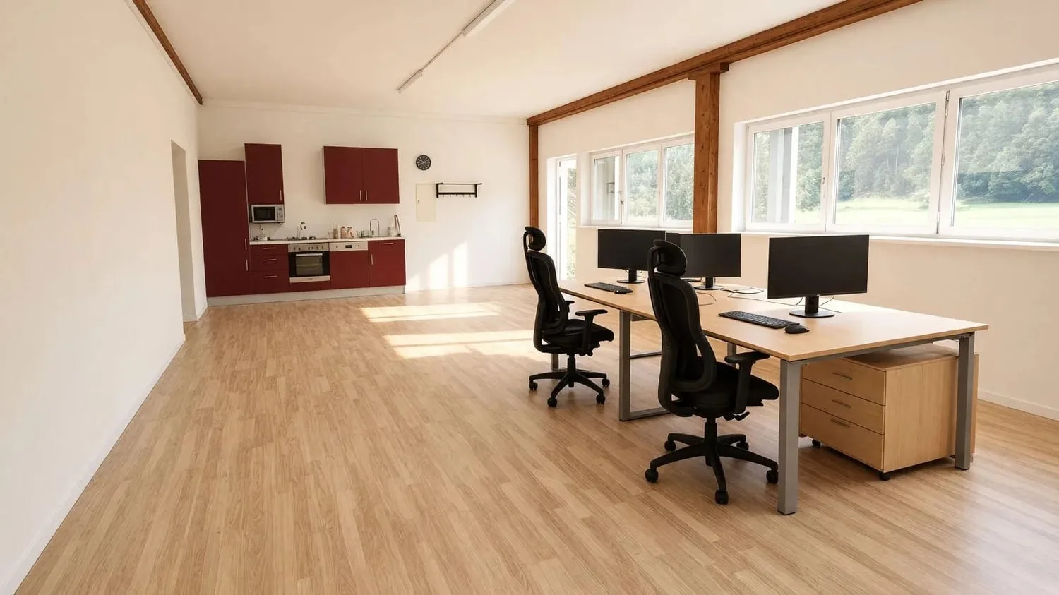 Helle Bürofläche mit 100 m² Nutzfläche in Ried (Muotathal)