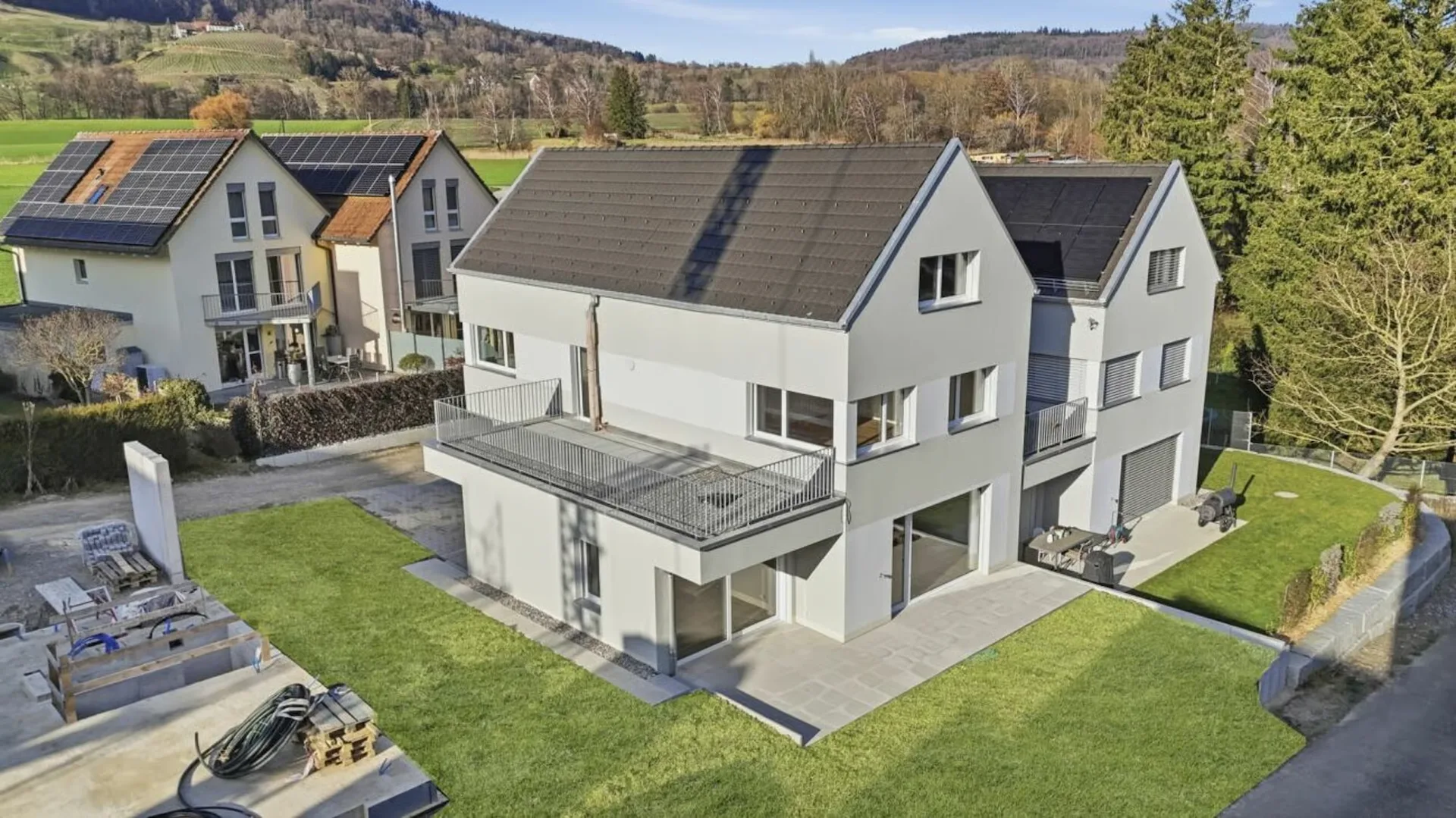 Modernes Doppel-Einfamilienhaus mit  viel Platz, hochwertigem Ausbau und  Garten in Stein am Rhein
