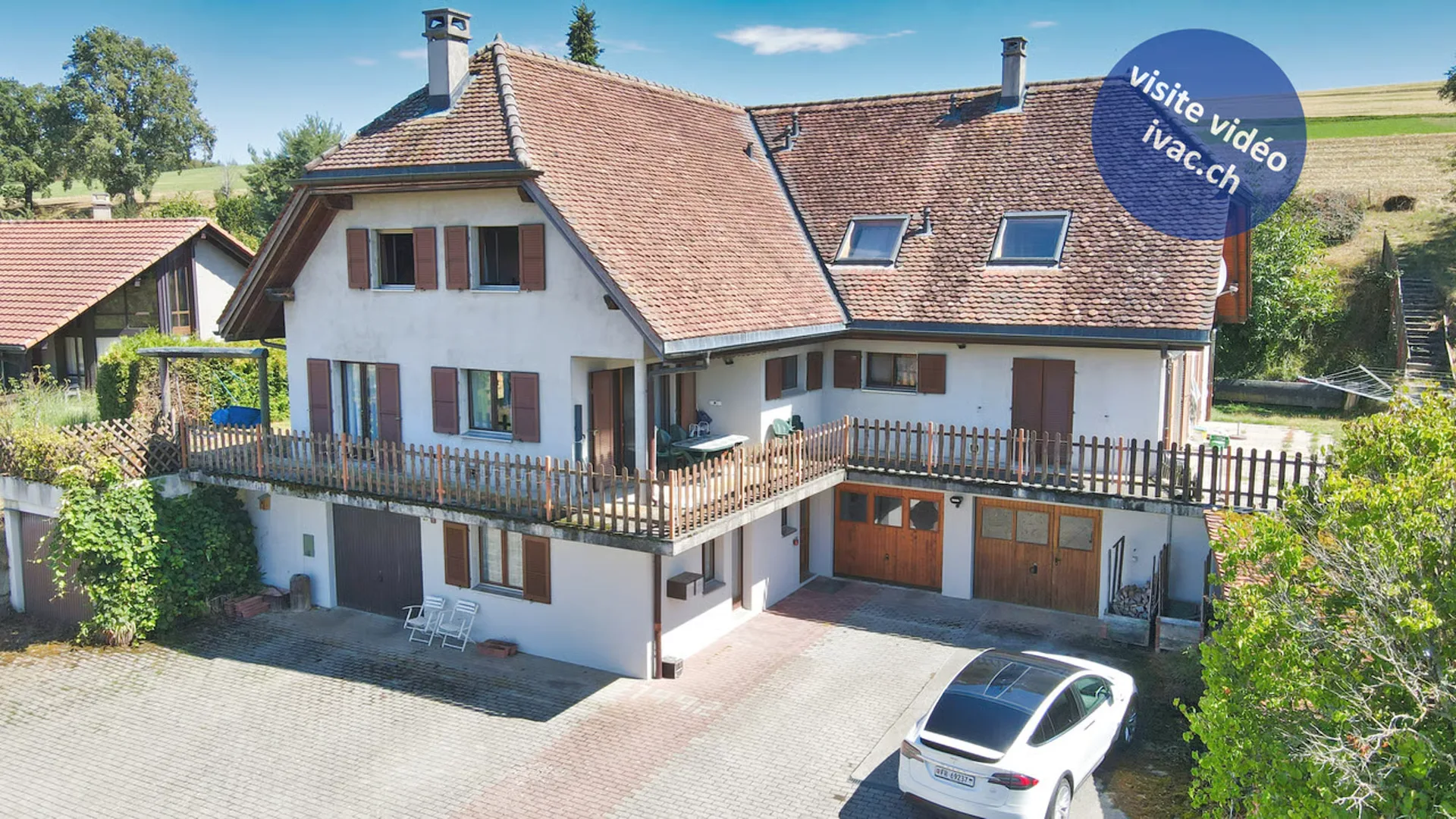 Einzelvilla mit 2 Wohnungen in Seigneux / VD