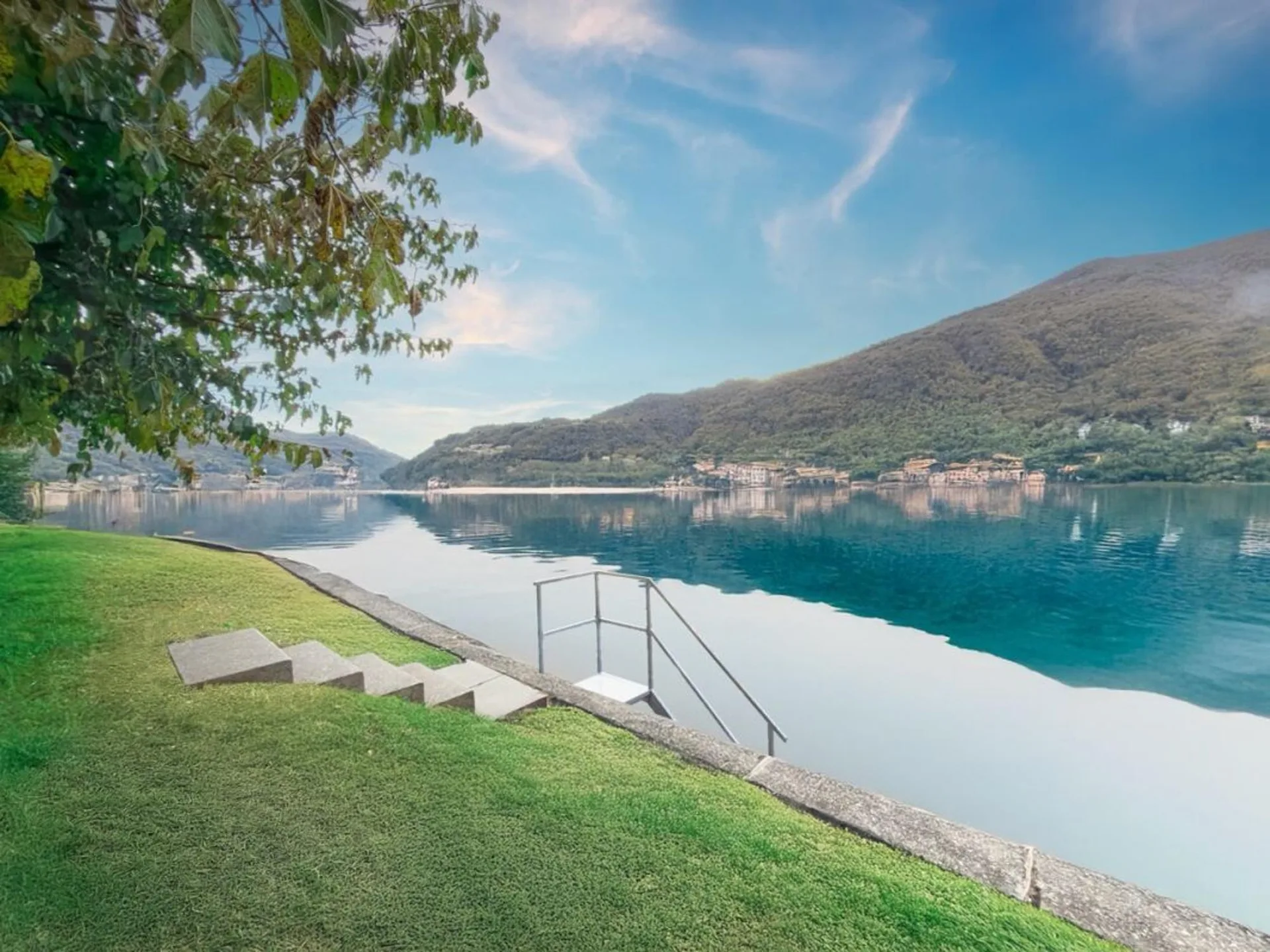 Ferienwohnung mit Privatstrand in Morcote