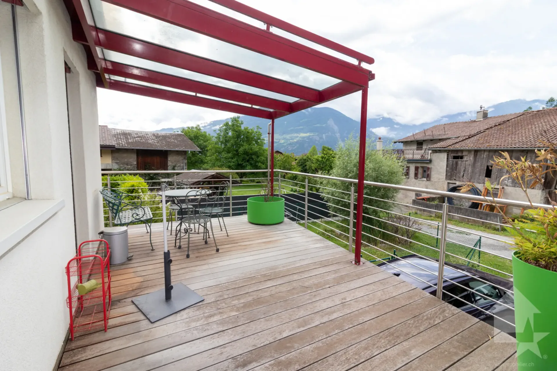 Jolie maison individuelle avec pelouse et garage
