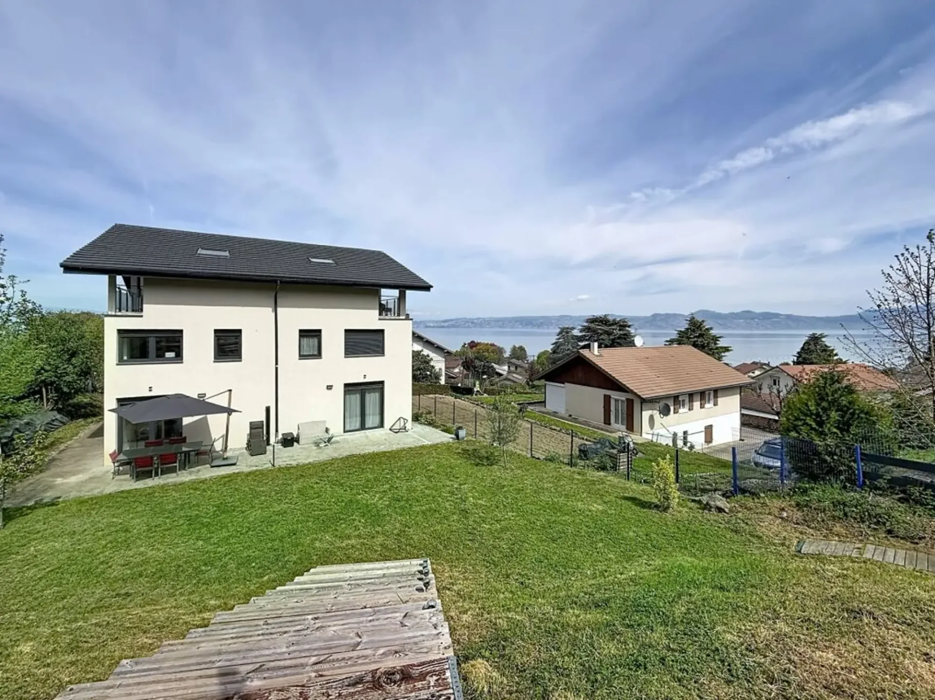 Semi-detached house with 5.5 rooms and 126 m2 in Lugrin