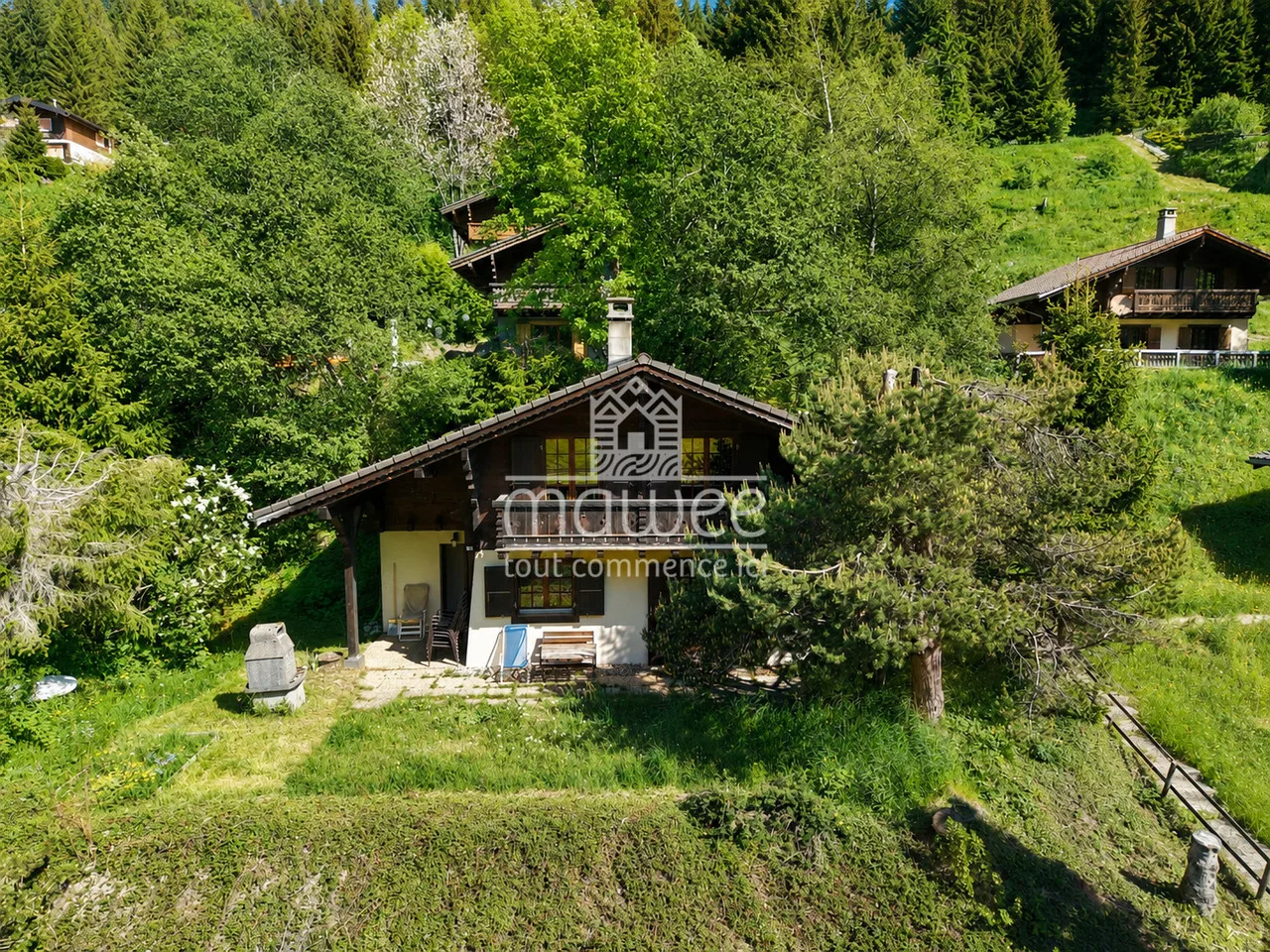 Charming 4.5-room chalet, ideal as a secondary residence.