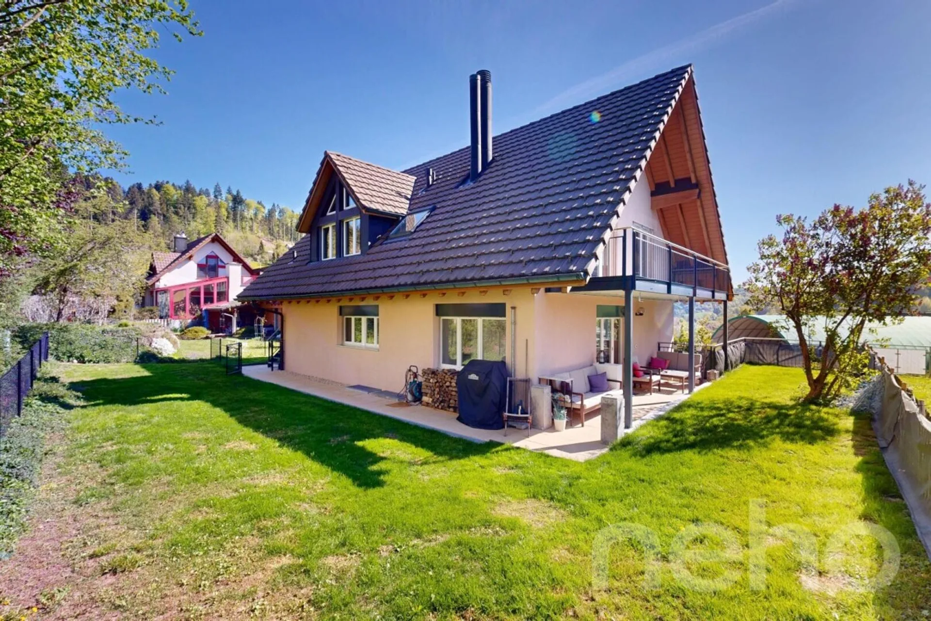 Schönes 5,5-Z.-EFH und einer 3,5-Z.-Einliegerwohnung in Madetswil