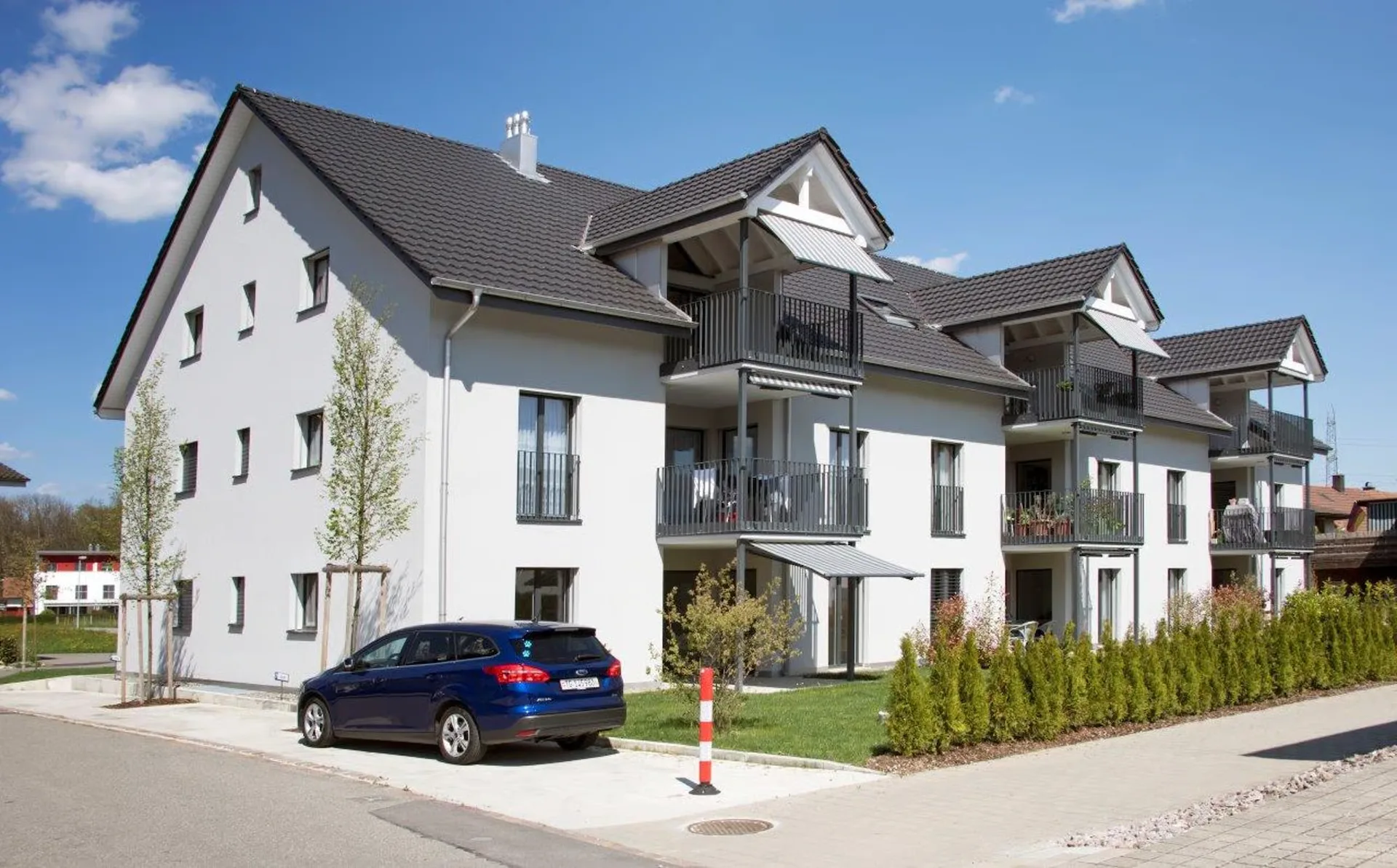 Appartement moderne 2 pièces à l'étage des combles avec balcon à Leuggern