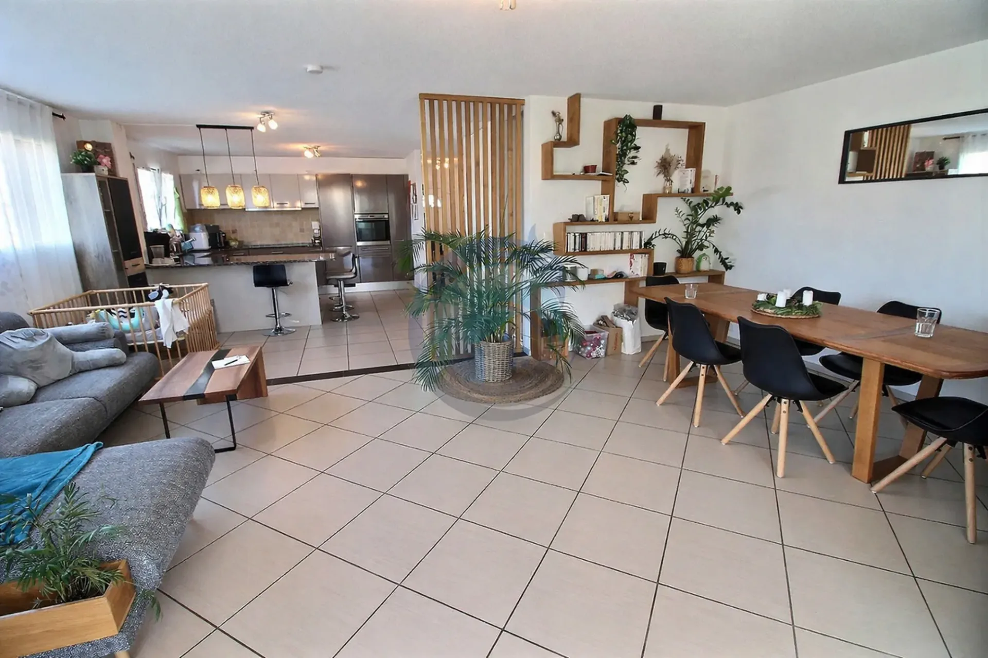 Schönes Dachgeschoß-Reihenhaus mit 4,5 Zimmern, Terrasse und eigenem Garten
