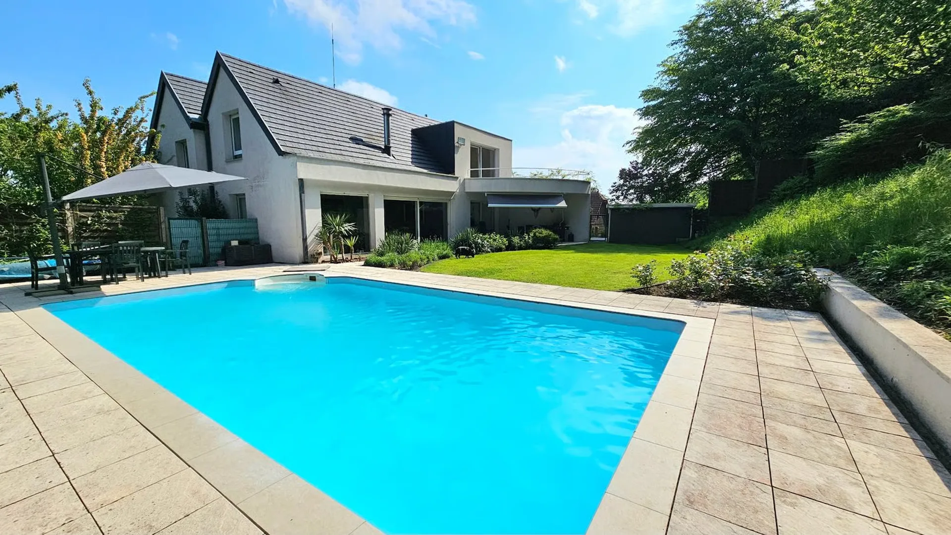 Villa architettonica da sogno con piscina a Ferrette