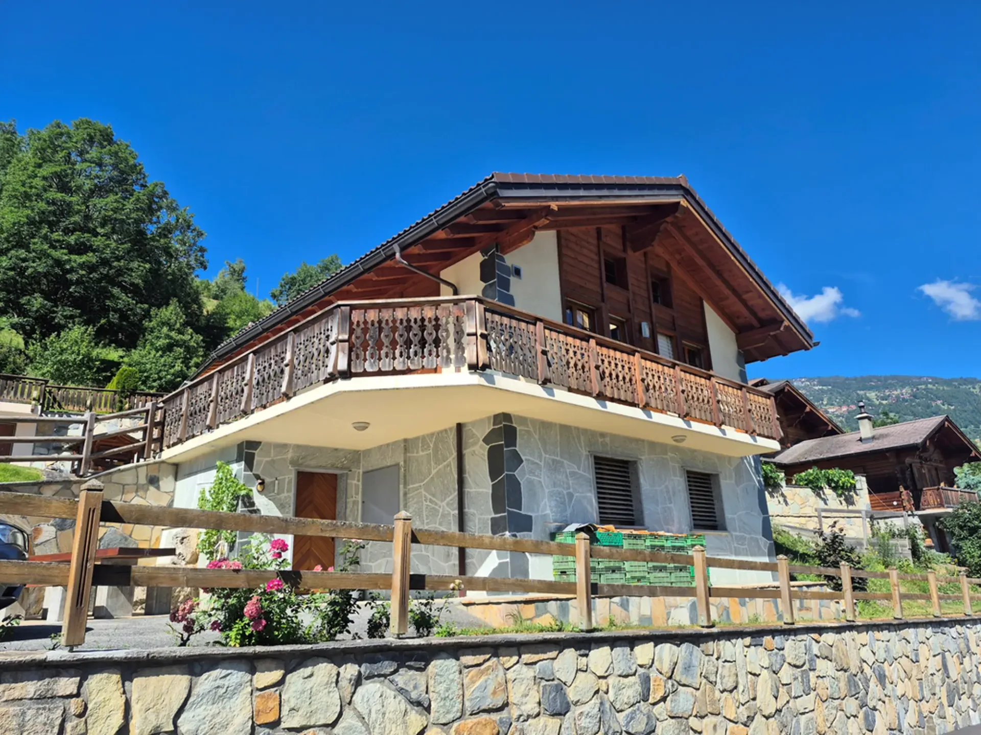 Schönes Chalet mit 3.5 Zimmern in Euseigne