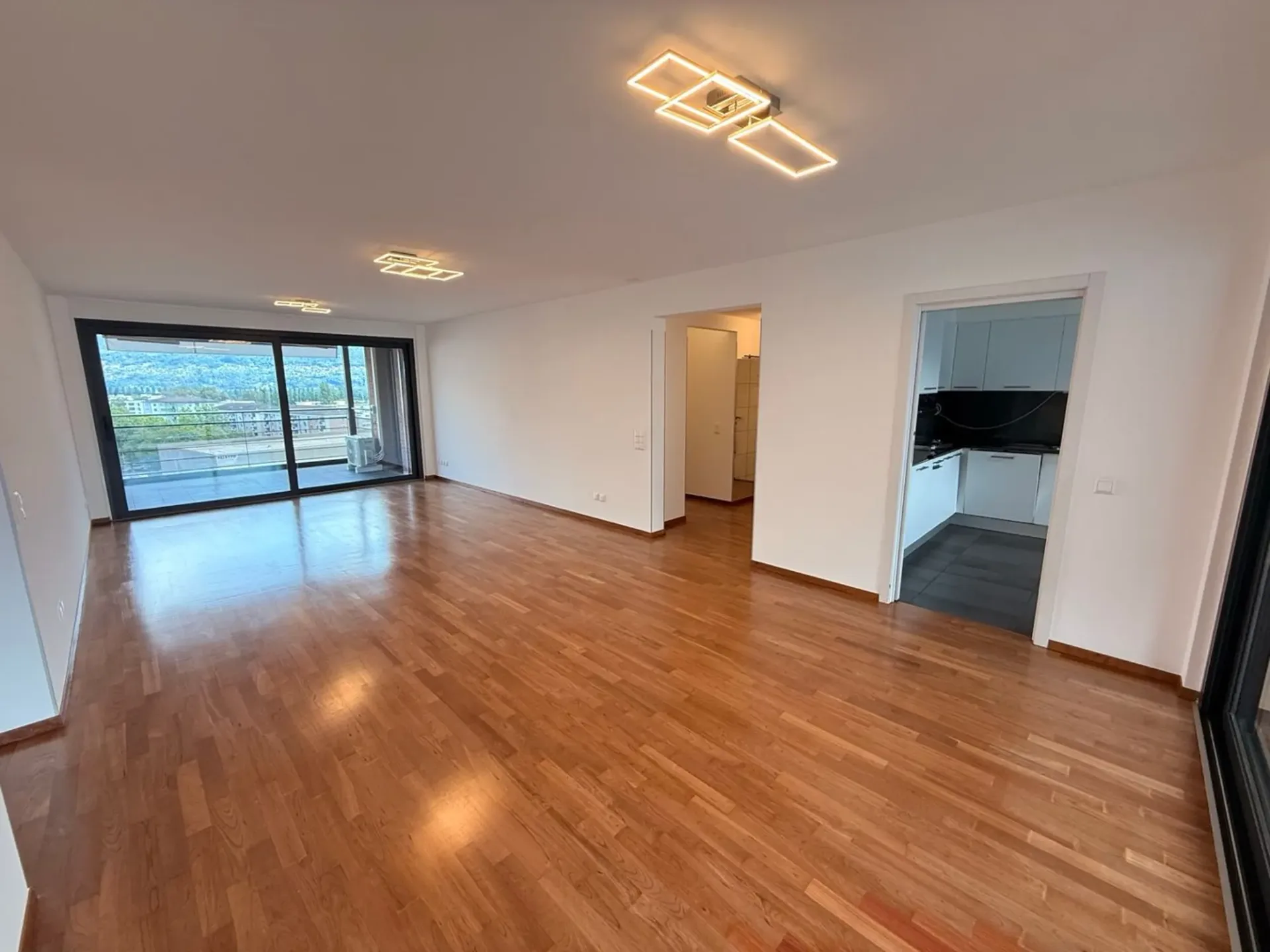 4.5-Zimmer-Wohnung mit zwei Terrassen in Locarno — sofort verfügbar
