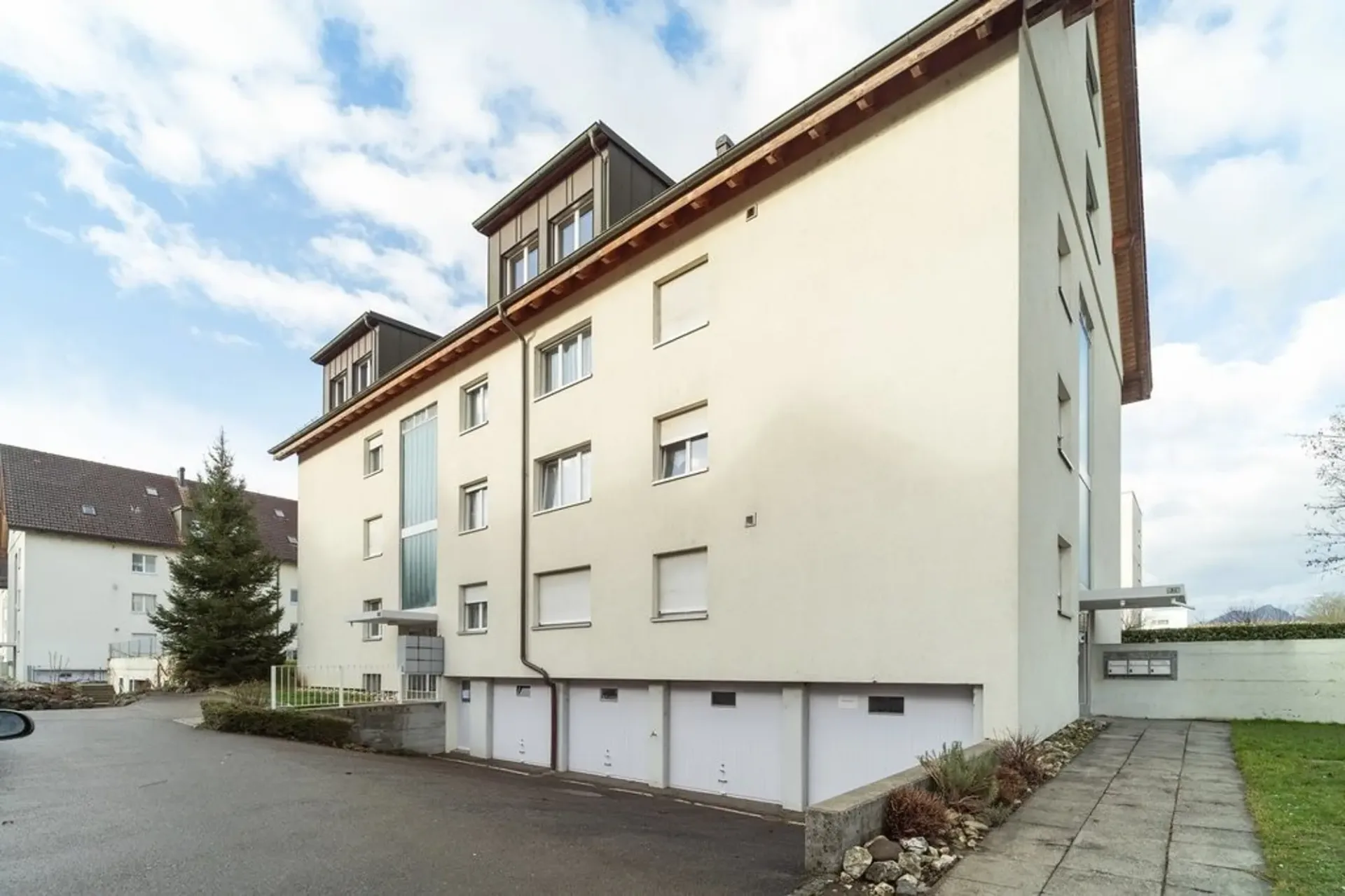 Grosszügige Familienwohnung im Herzen von Dulliken