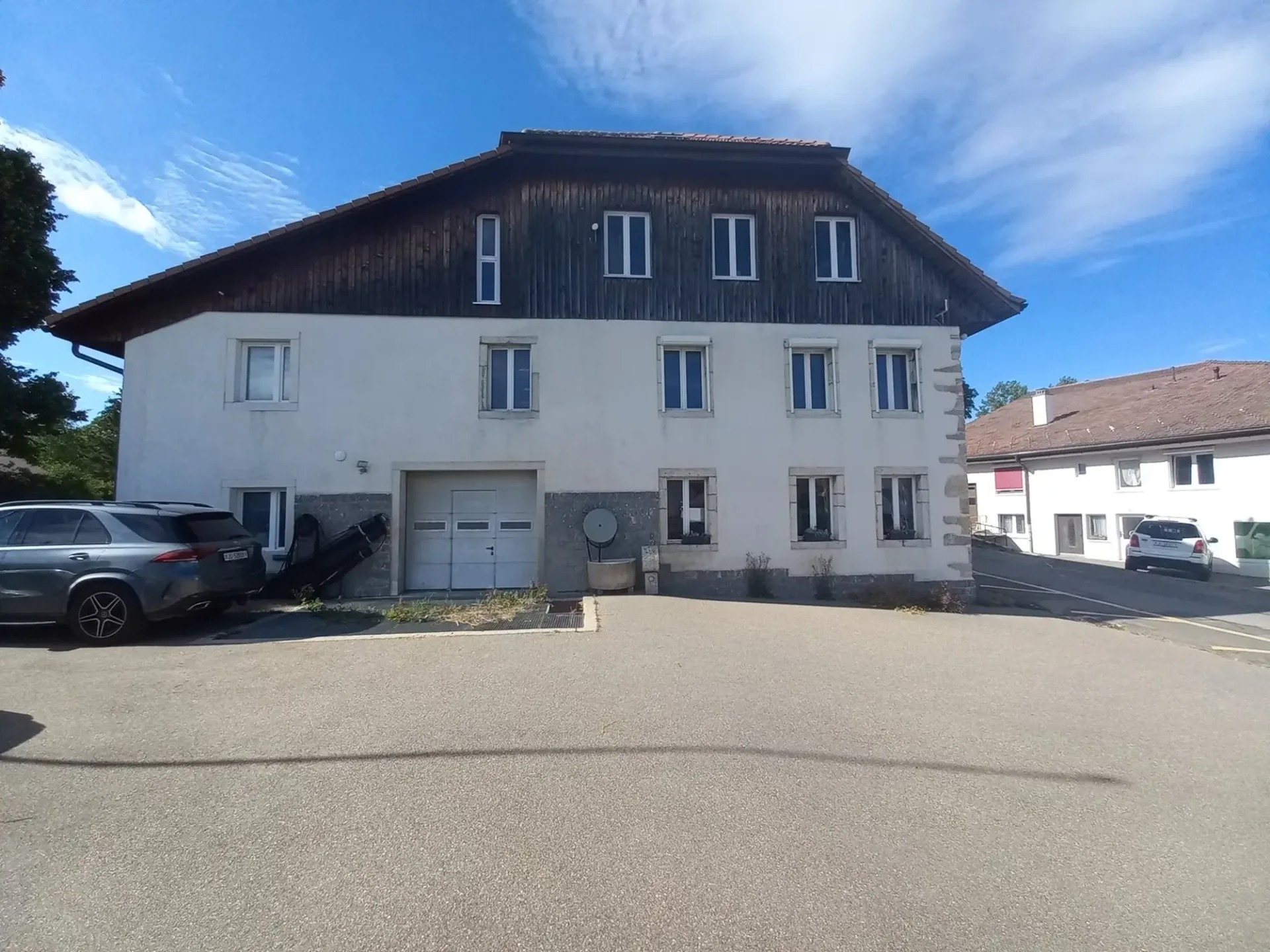 Immeuble d’habitation avec locaux commerciaux - Wohn-Geschäftshaus