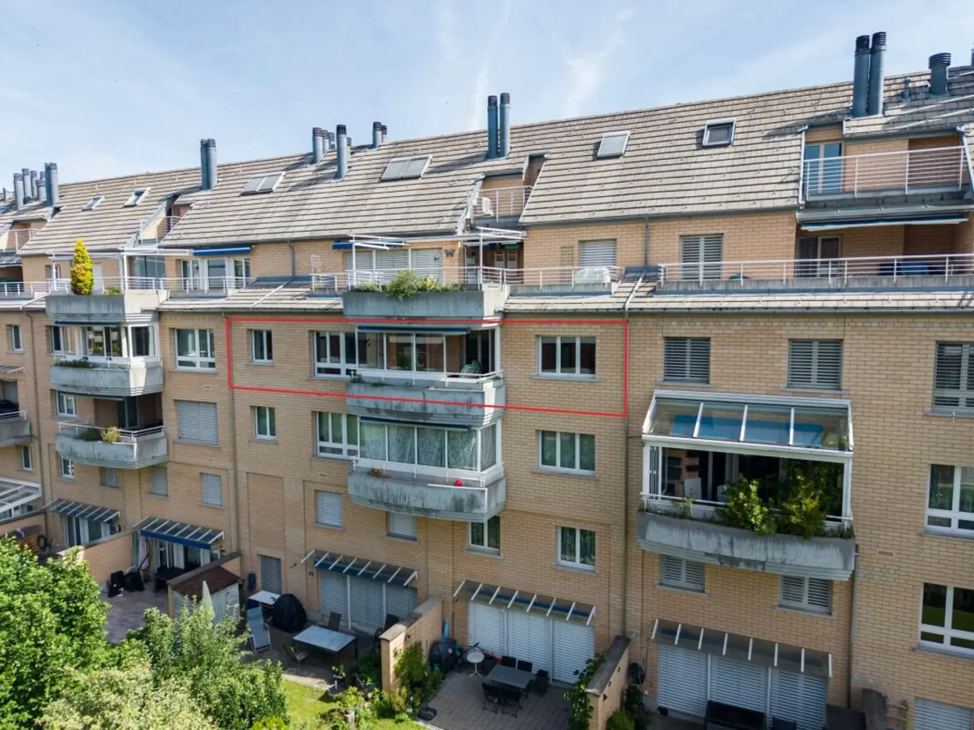 Grosszügige 4.5-Zimmer-Wohnung - ruhig, hell und mit Blick ins Grüne.