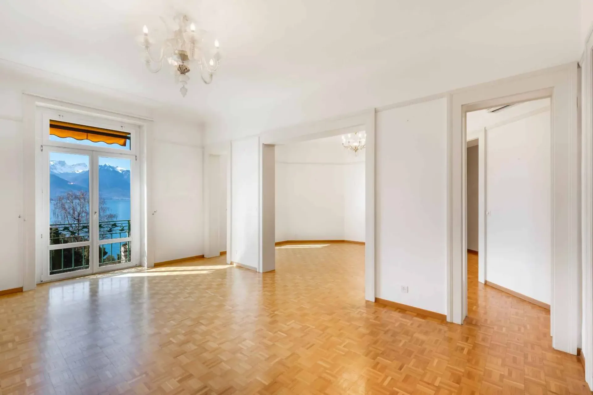 Charaktervolle Wohnung nur zwei Schritte von den Uferpromenaden entfernt