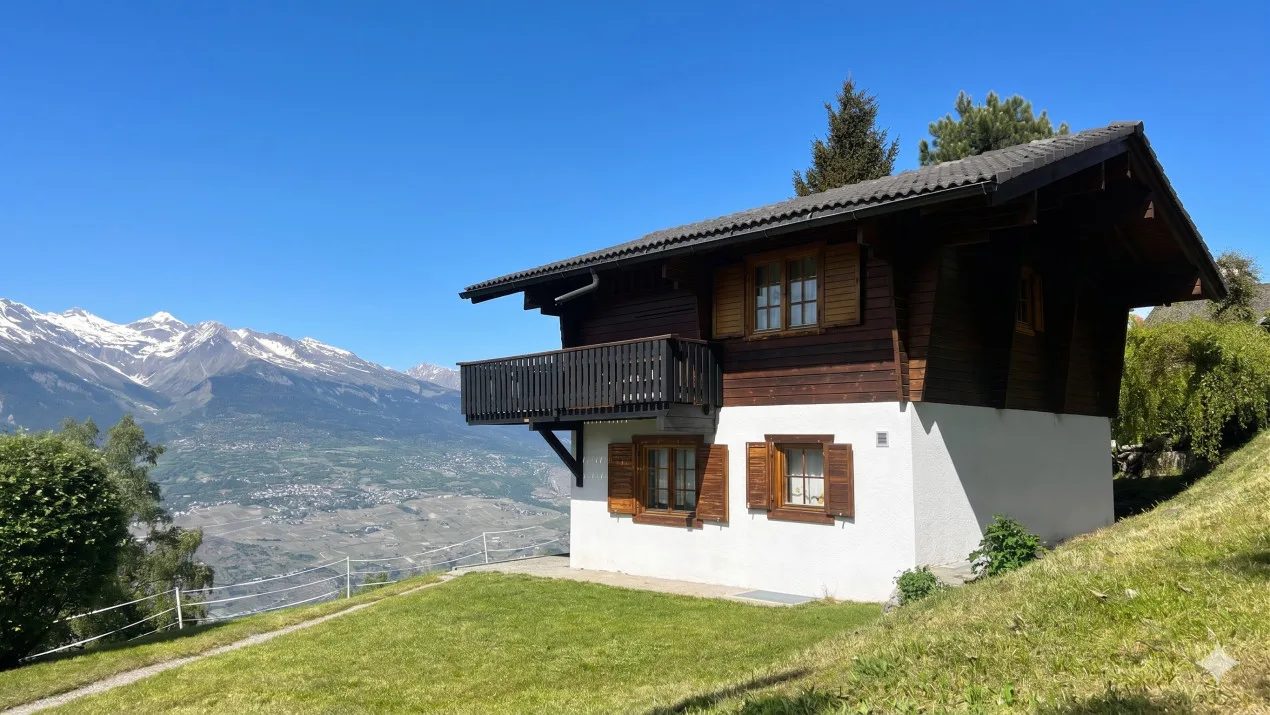 Chalet 4,5 Zimmer auf 790 m² Grundstück, freie Sicht, 15 Minuten von Sion