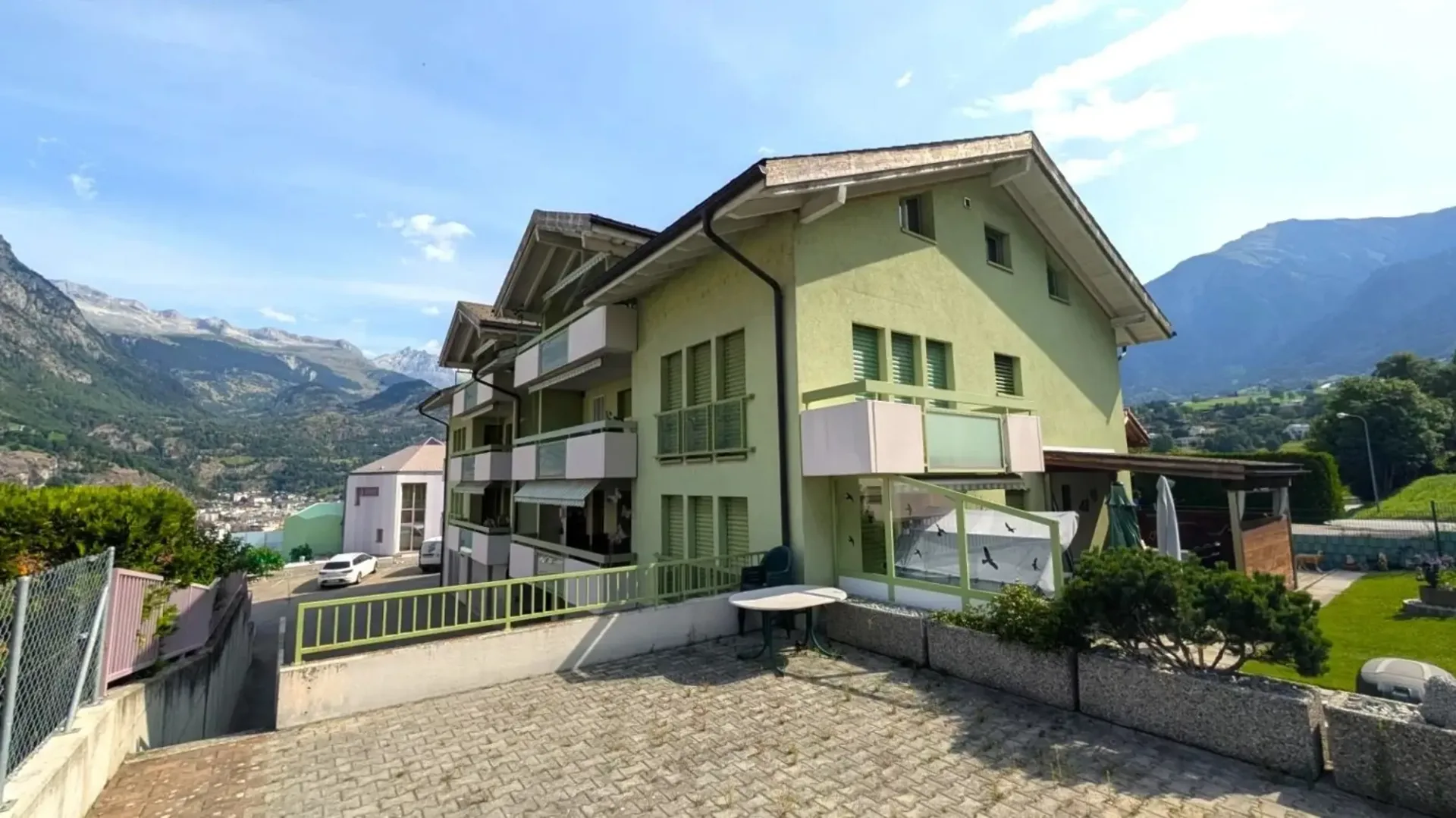 Exklusive Dachwohnung an ruhiger Lage in Brig-Glis