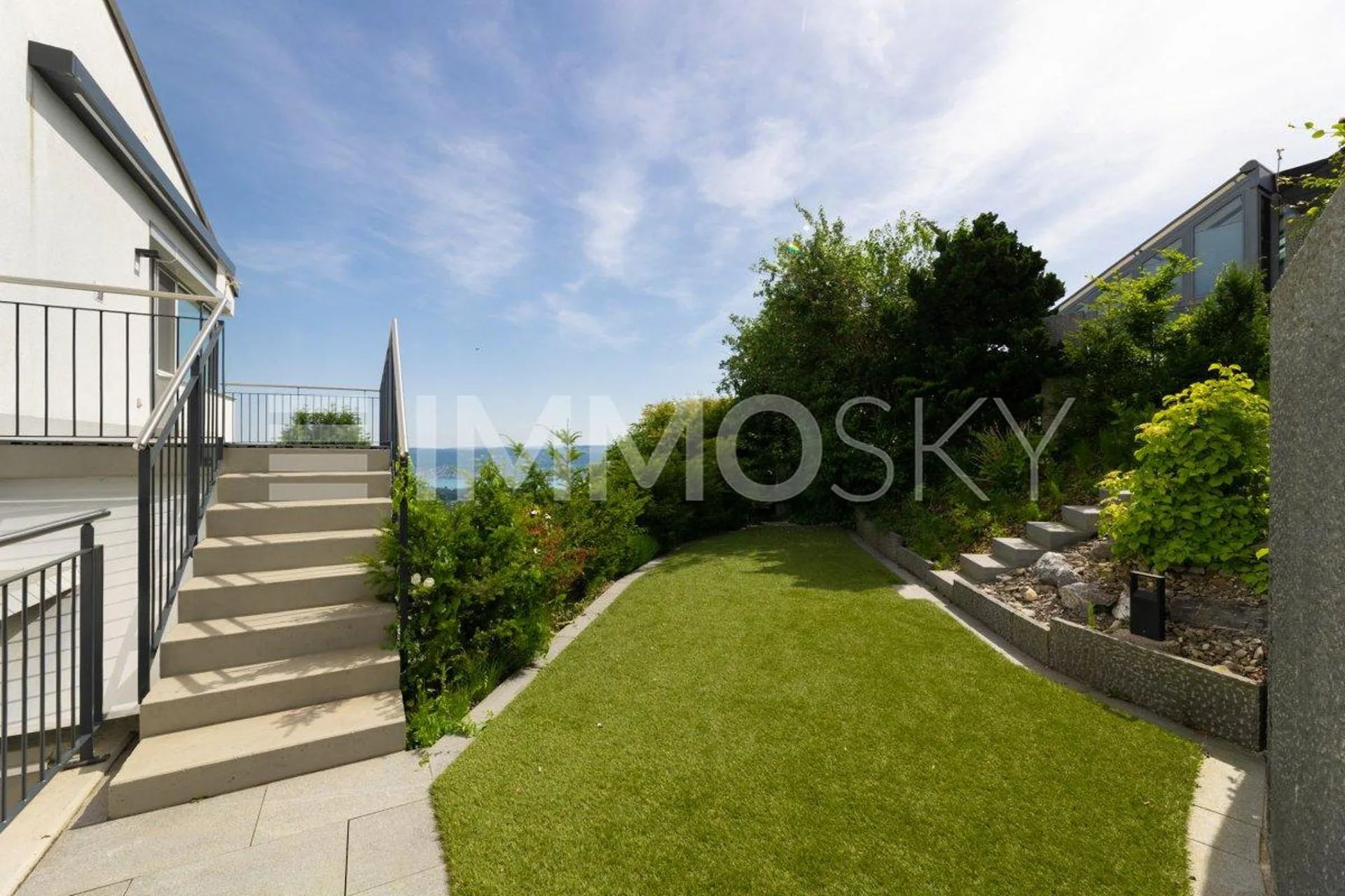 Exklusives Wohnen mit Fernblick zwischen  Himmel und Wasser