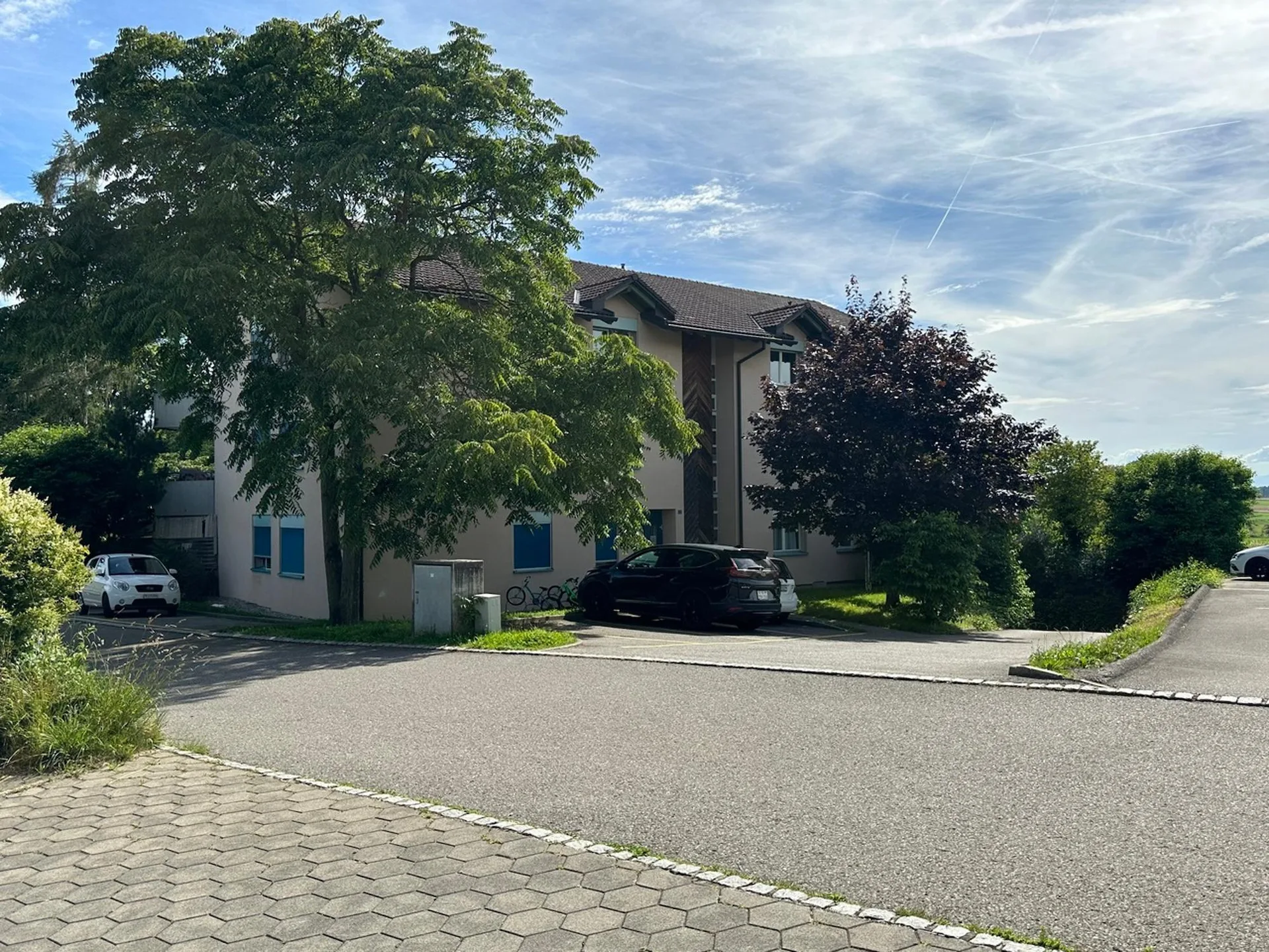 CORMÉROD - 2 Geräumige Wohnungen 4,5 und 5,5 Zimmer mit Balkon oder Garten