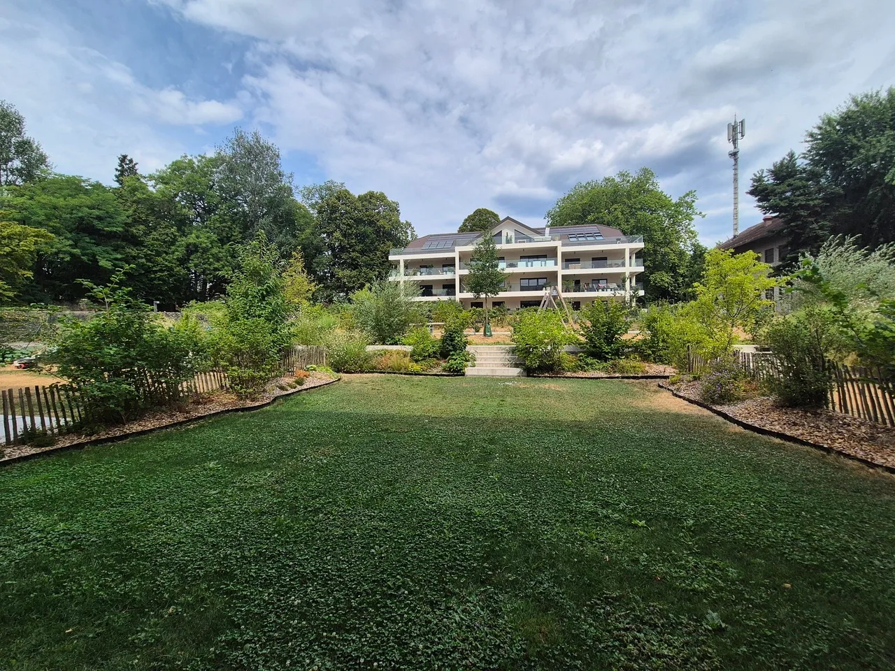 3.5 rooms new with 150 meters from the lake and large private garden