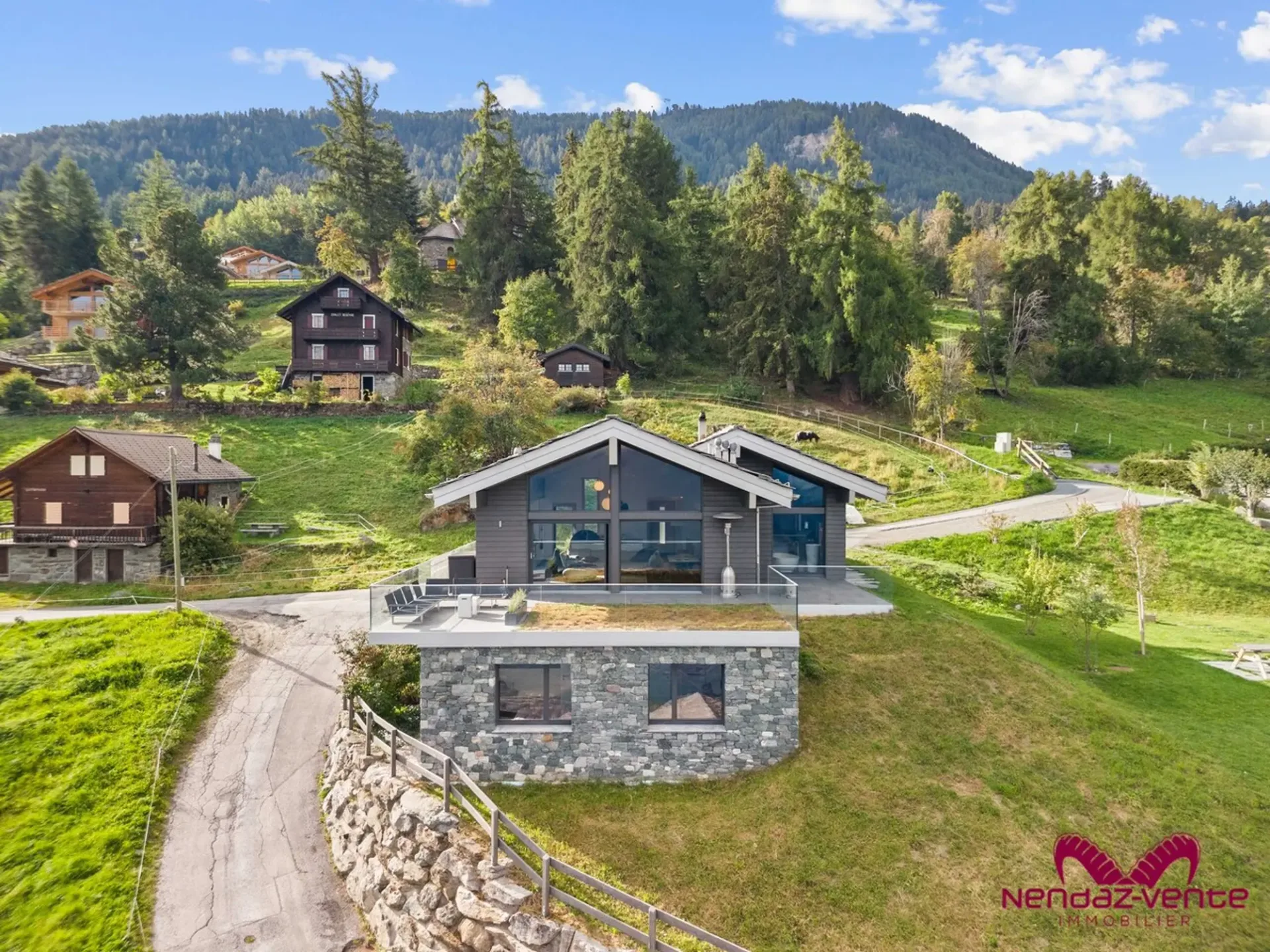 Un chalet de toute beauté aux Rairettes en résidence principale