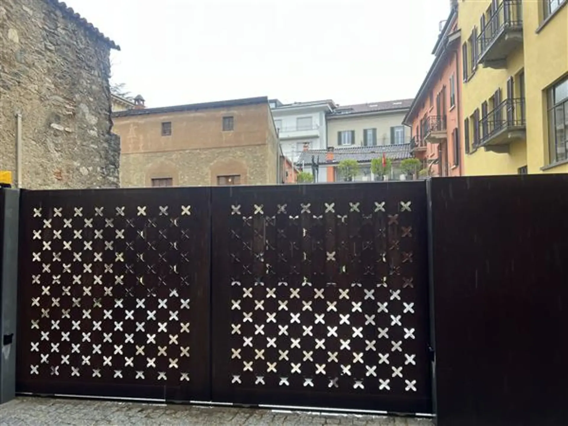Lugano: Überdachte Parkplätze