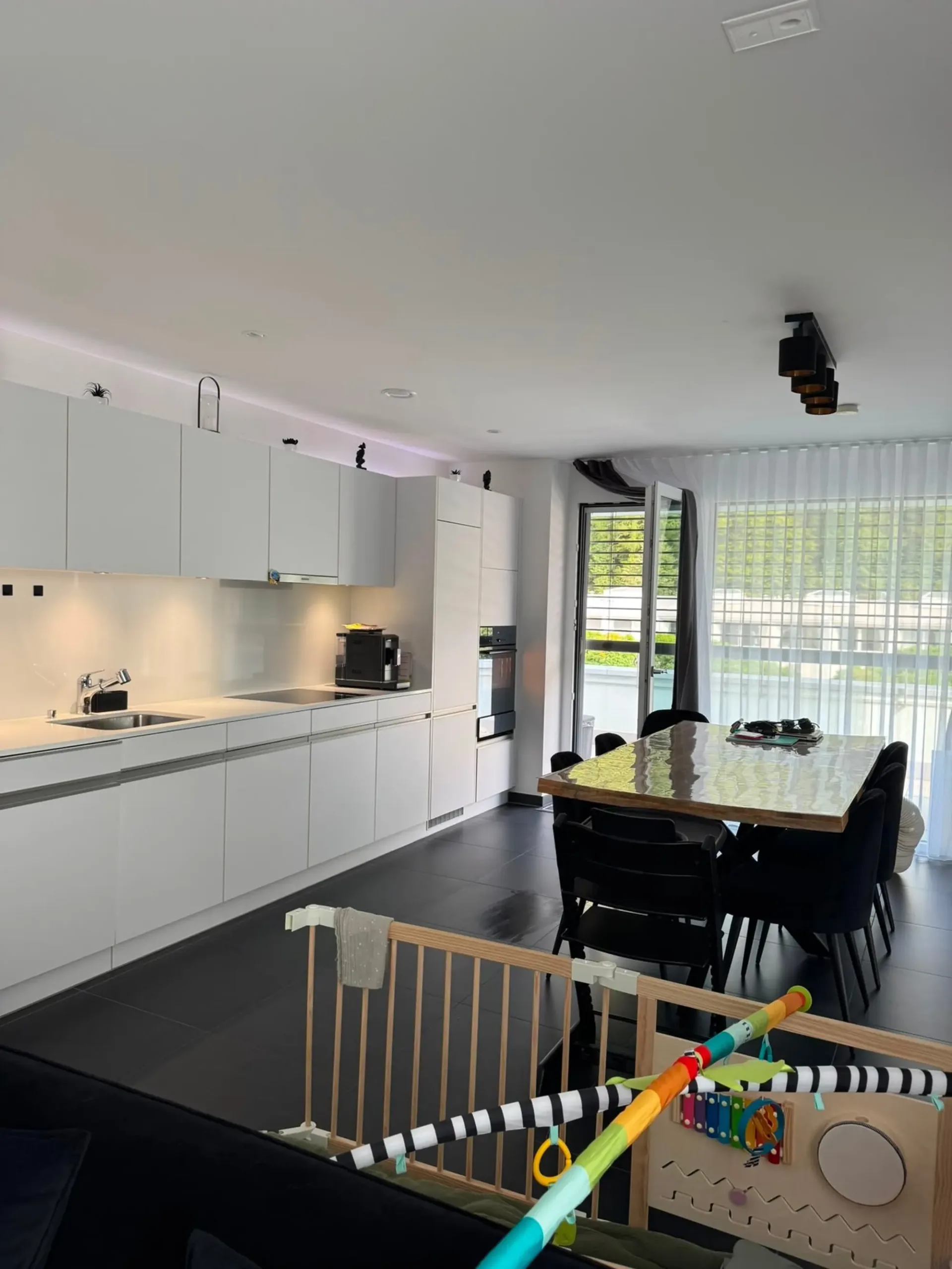Helle 3.5-Zimmer-Attikawohnung mit Terrasse in Würenlingen – sofort verfügbar!