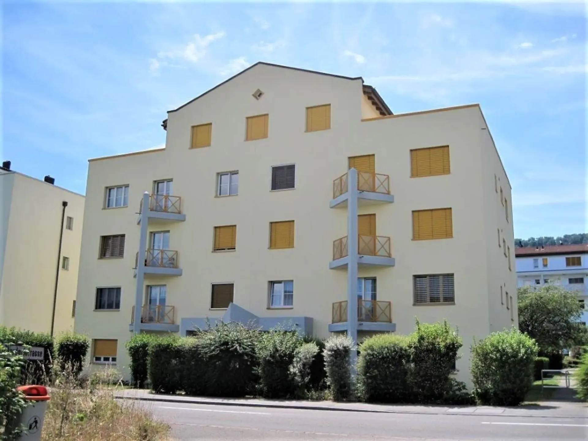 Appartement en attique de 4,5 pièces avec 147 m² d'espace de terrasse