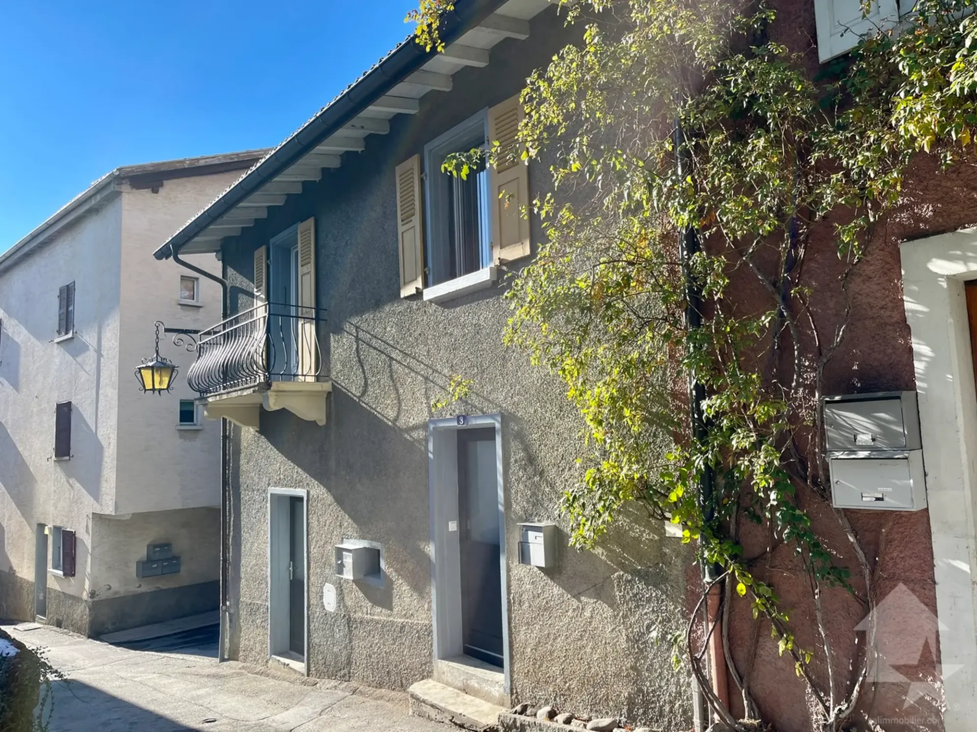 Duplex-Wohnung 2.5 Zimmer in einem vollständig renovierten Dorfhaus